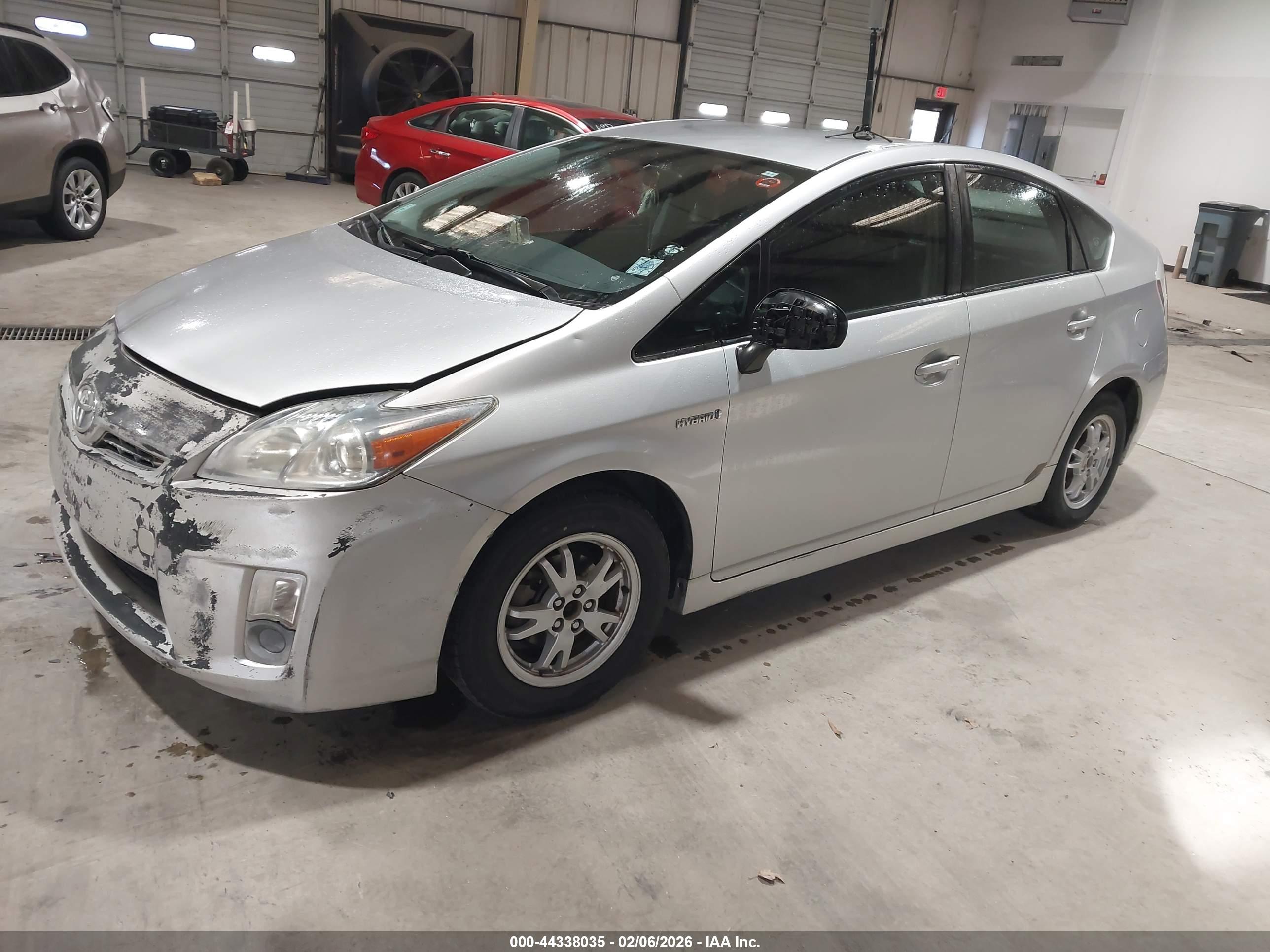 TOYOTA PRIUS image 2