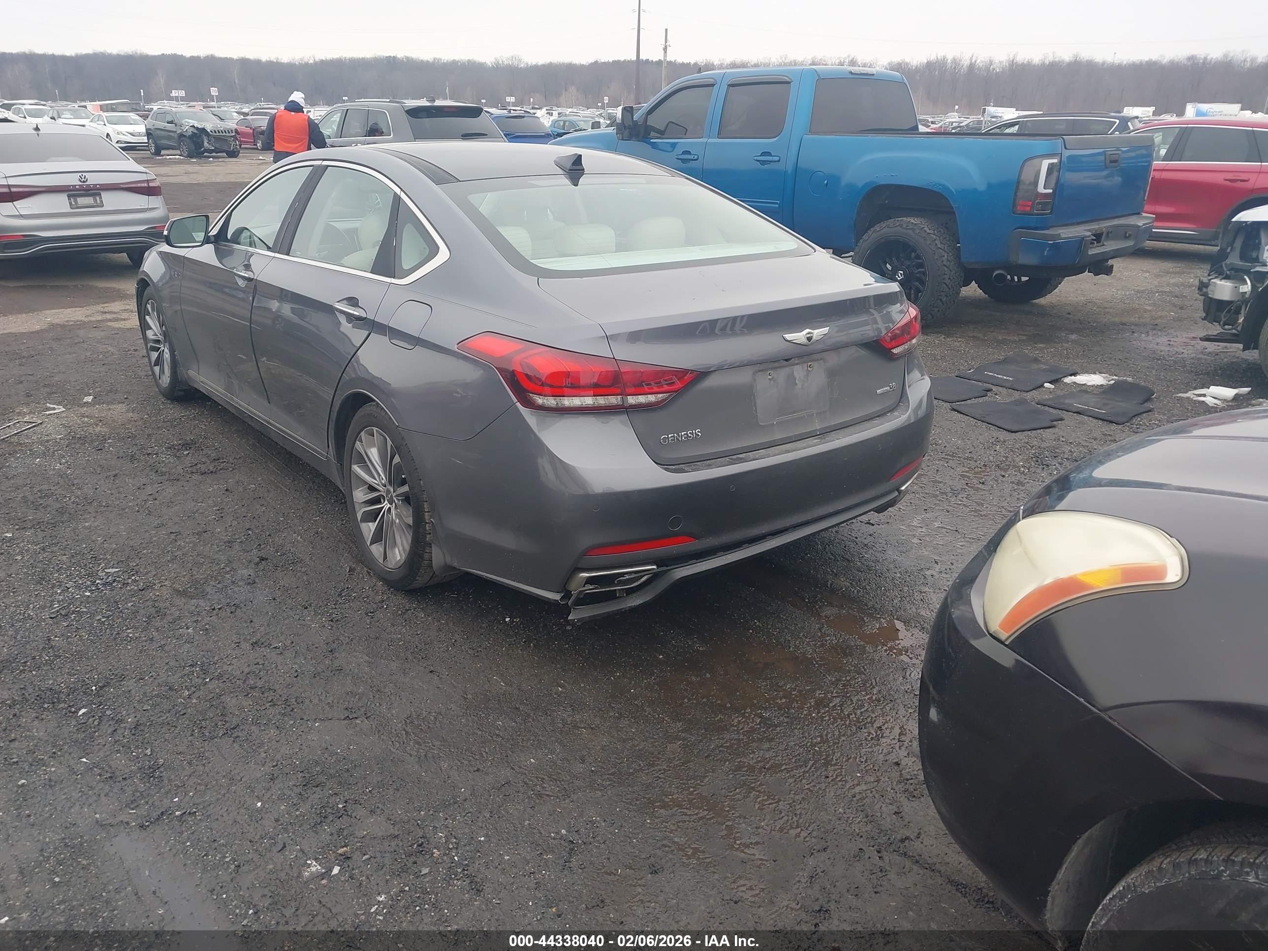HYUNDAI GENESIS image 3