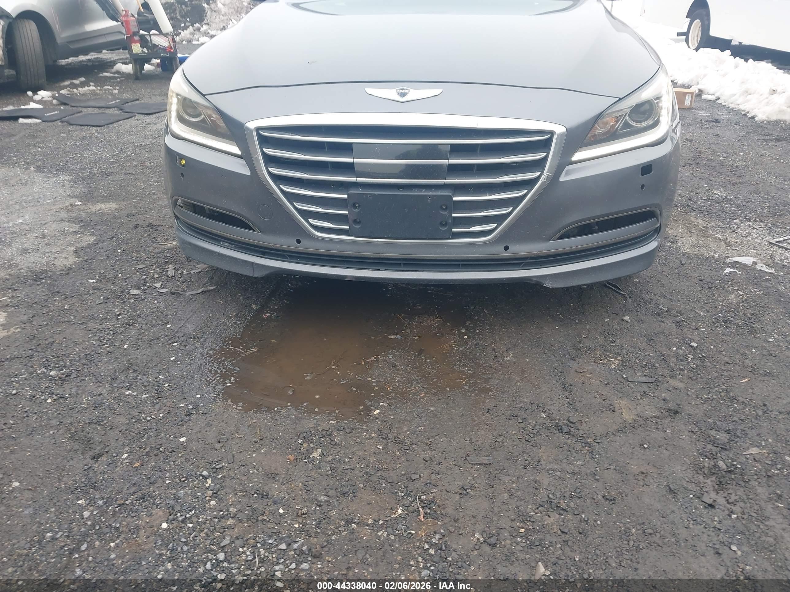 HYUNDAI GENESIS image 6