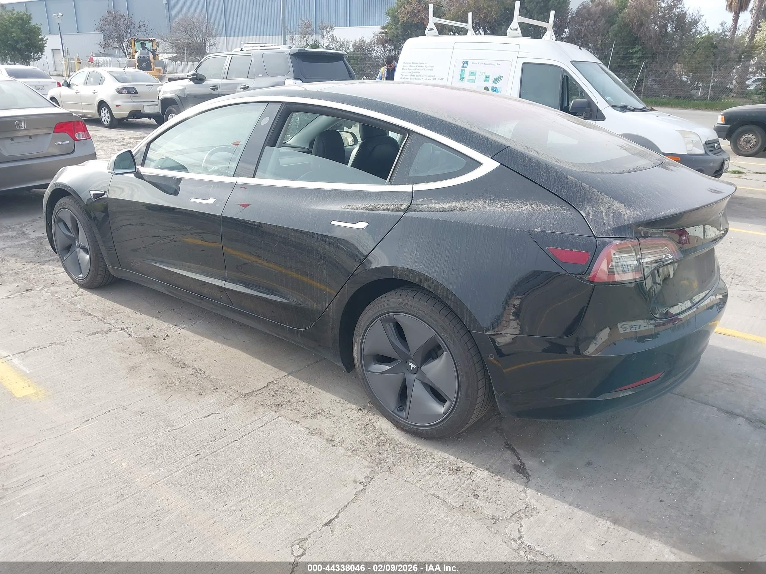 TESLA MODEL image 3