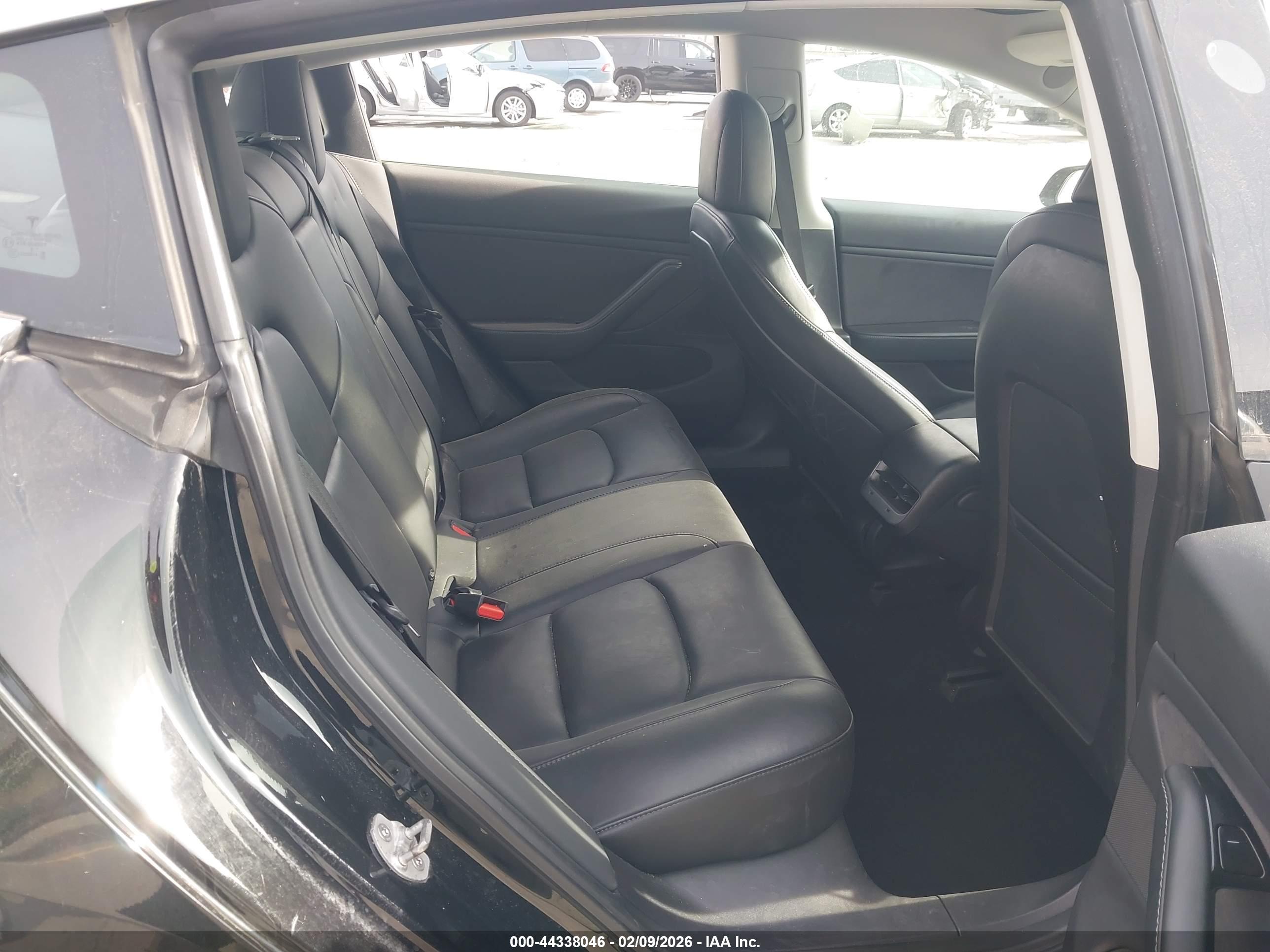 TESLA MODEL image 8