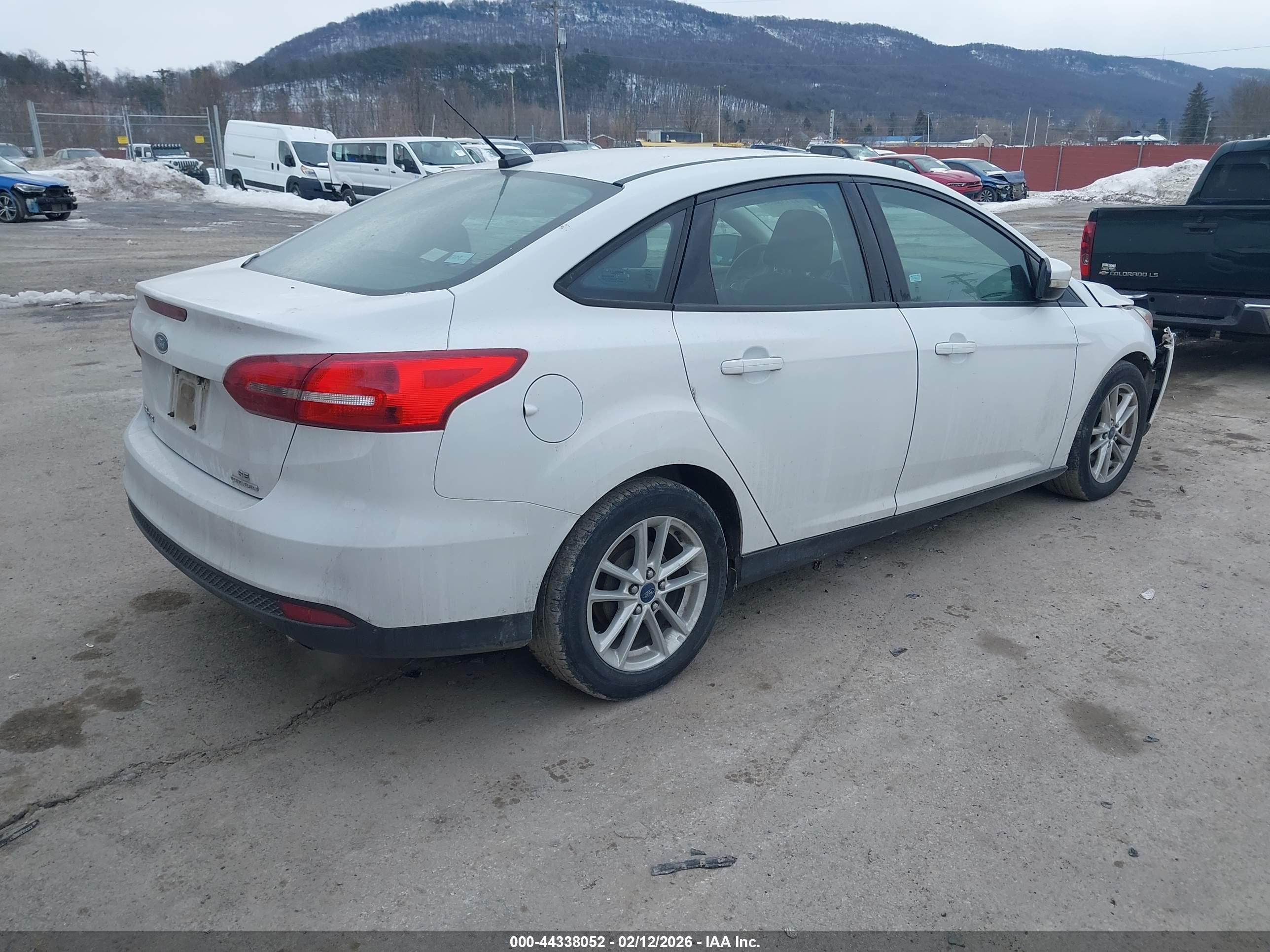 FORD FOCUS image 4