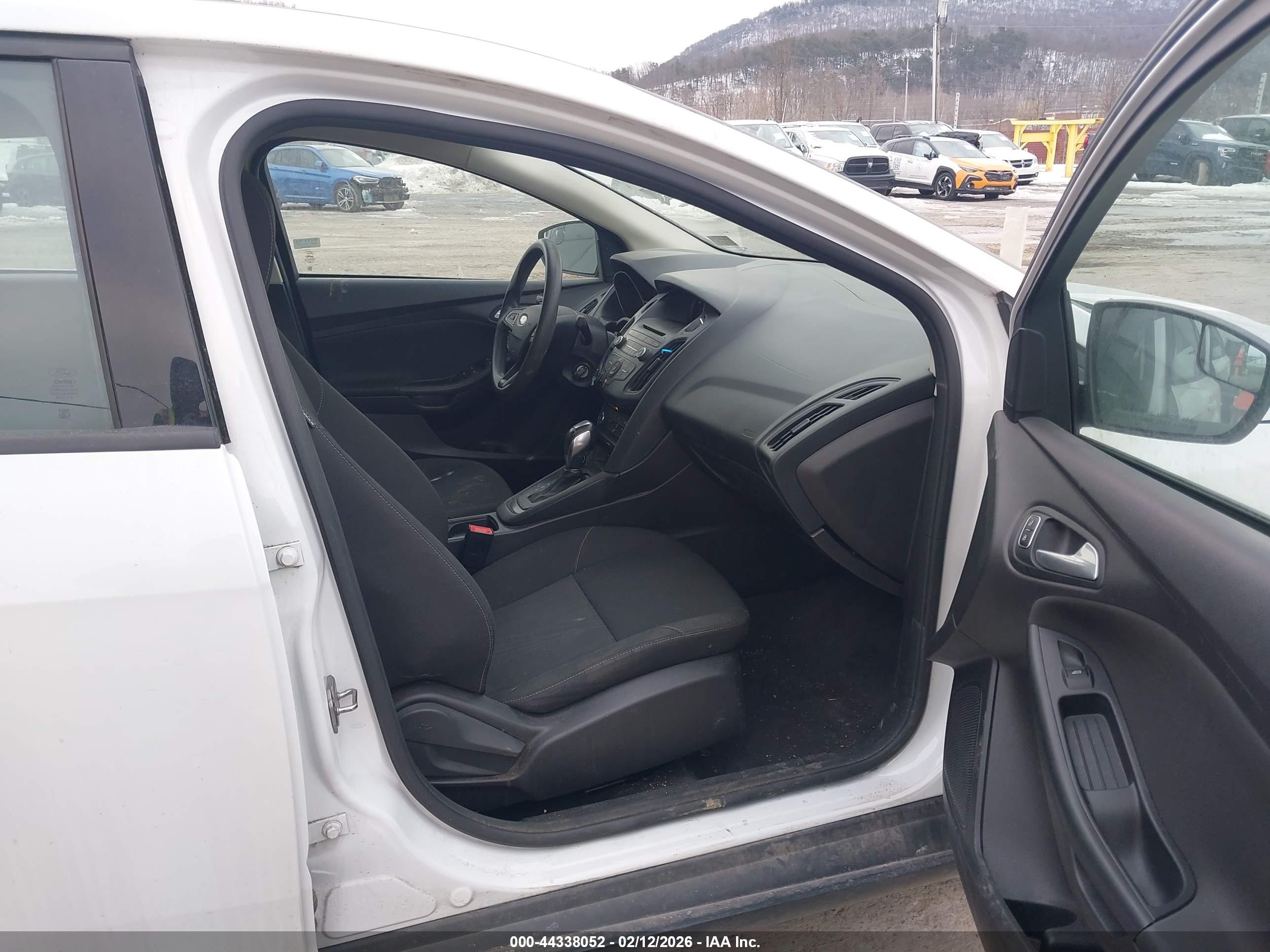 FORD FOCUS image 5