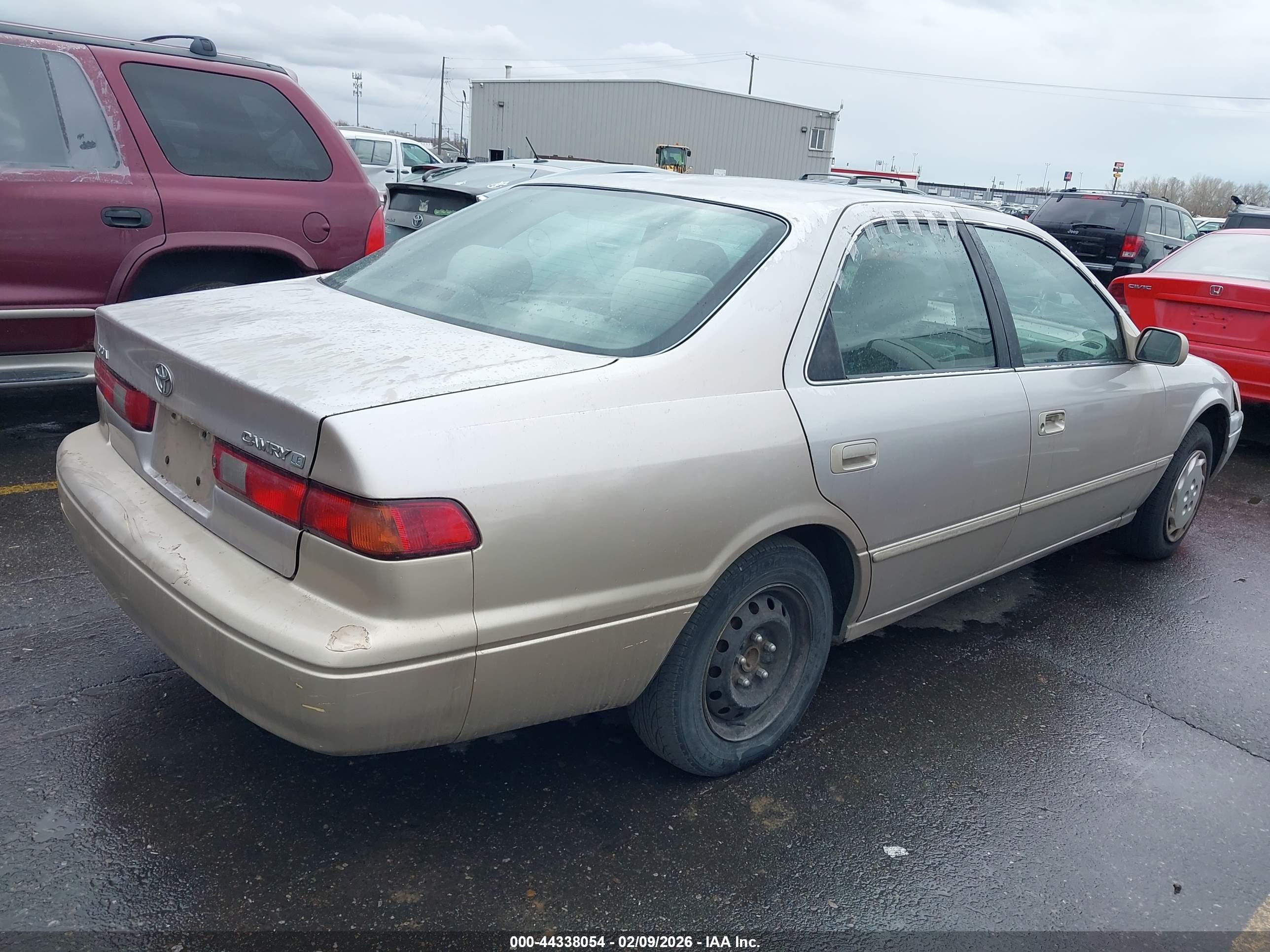 TOYOTA CAMRY image 4