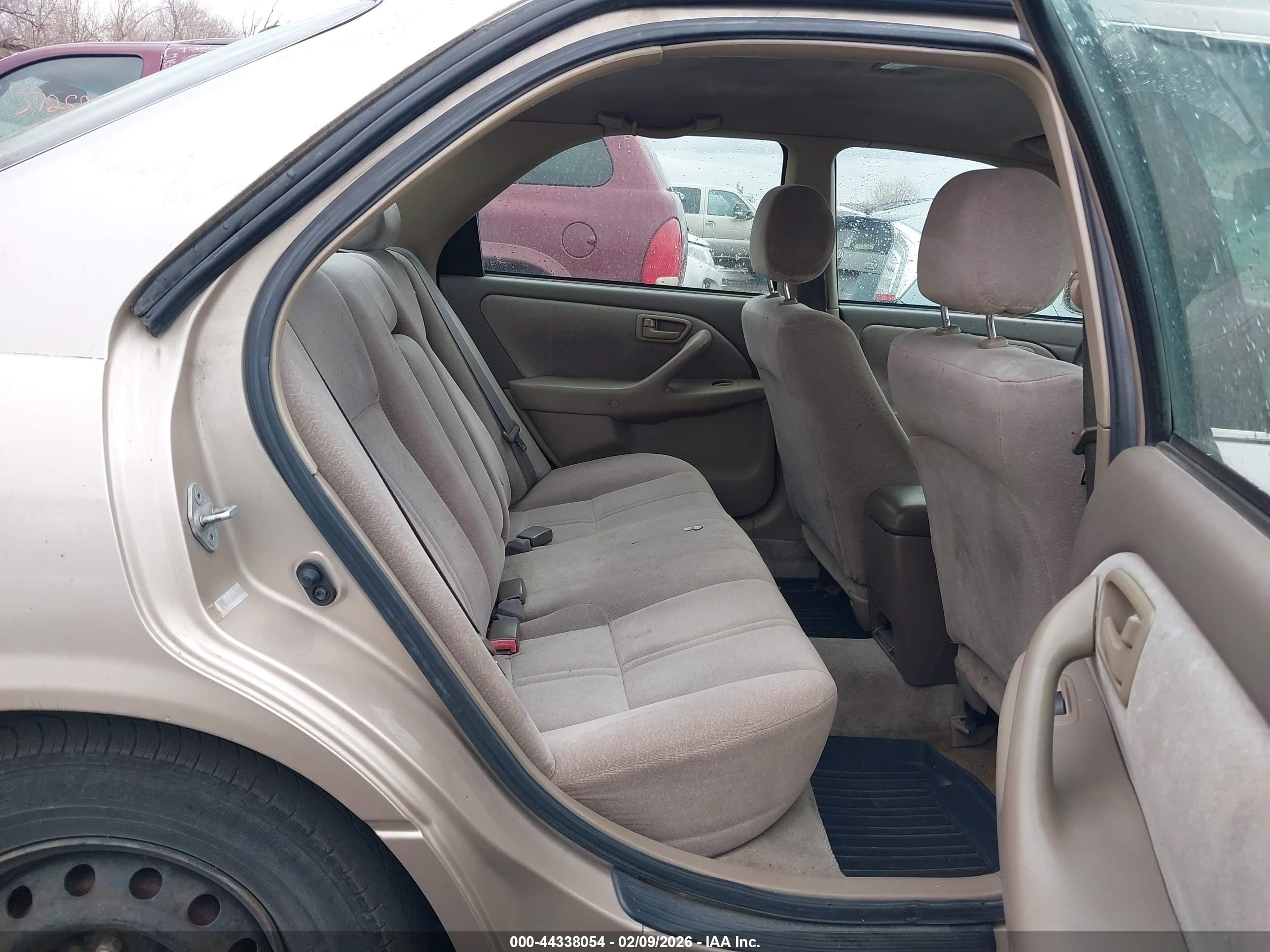TOYOTA CAMRY image 8