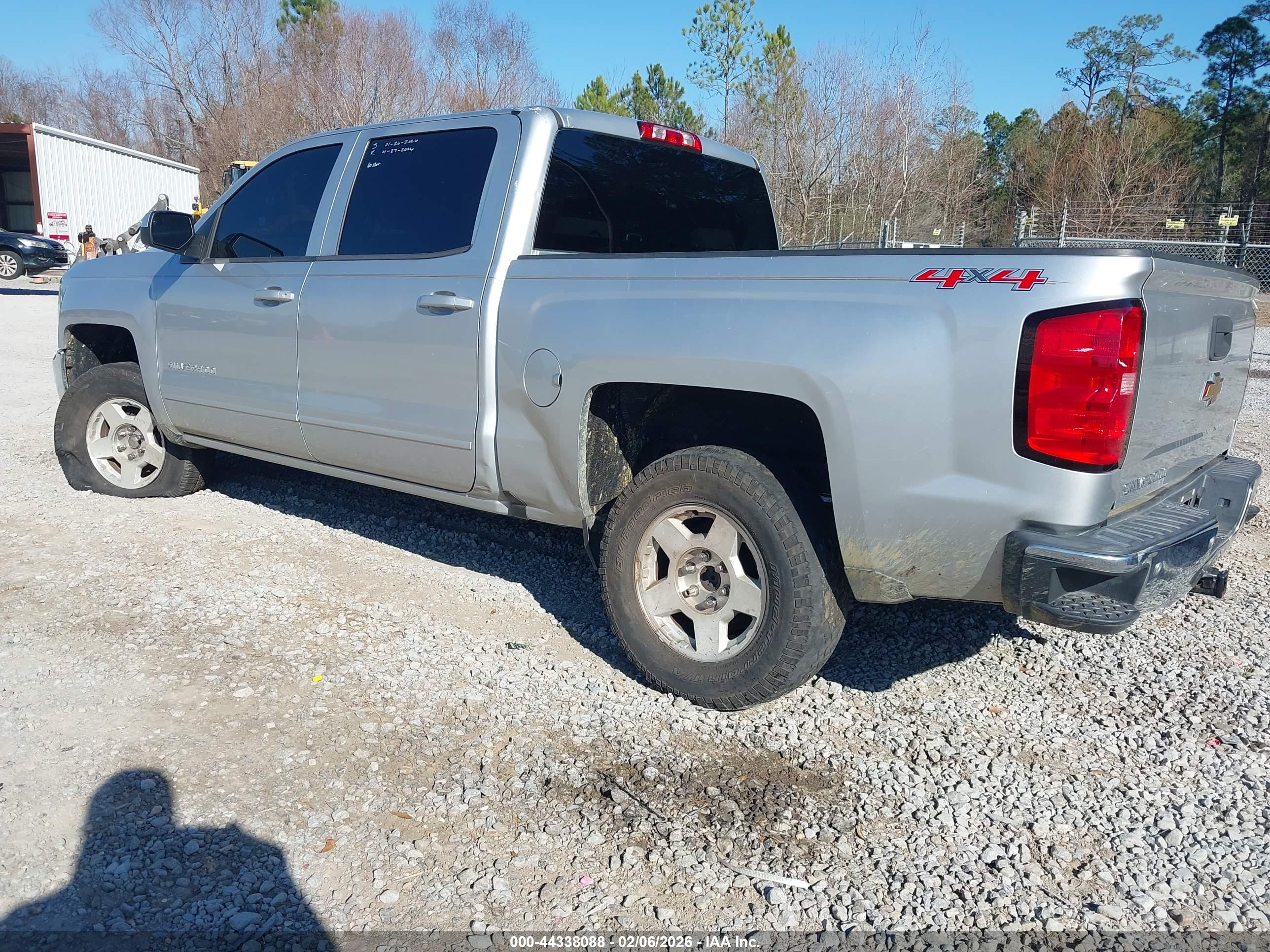 CHEVROLET SILVERADO image 3