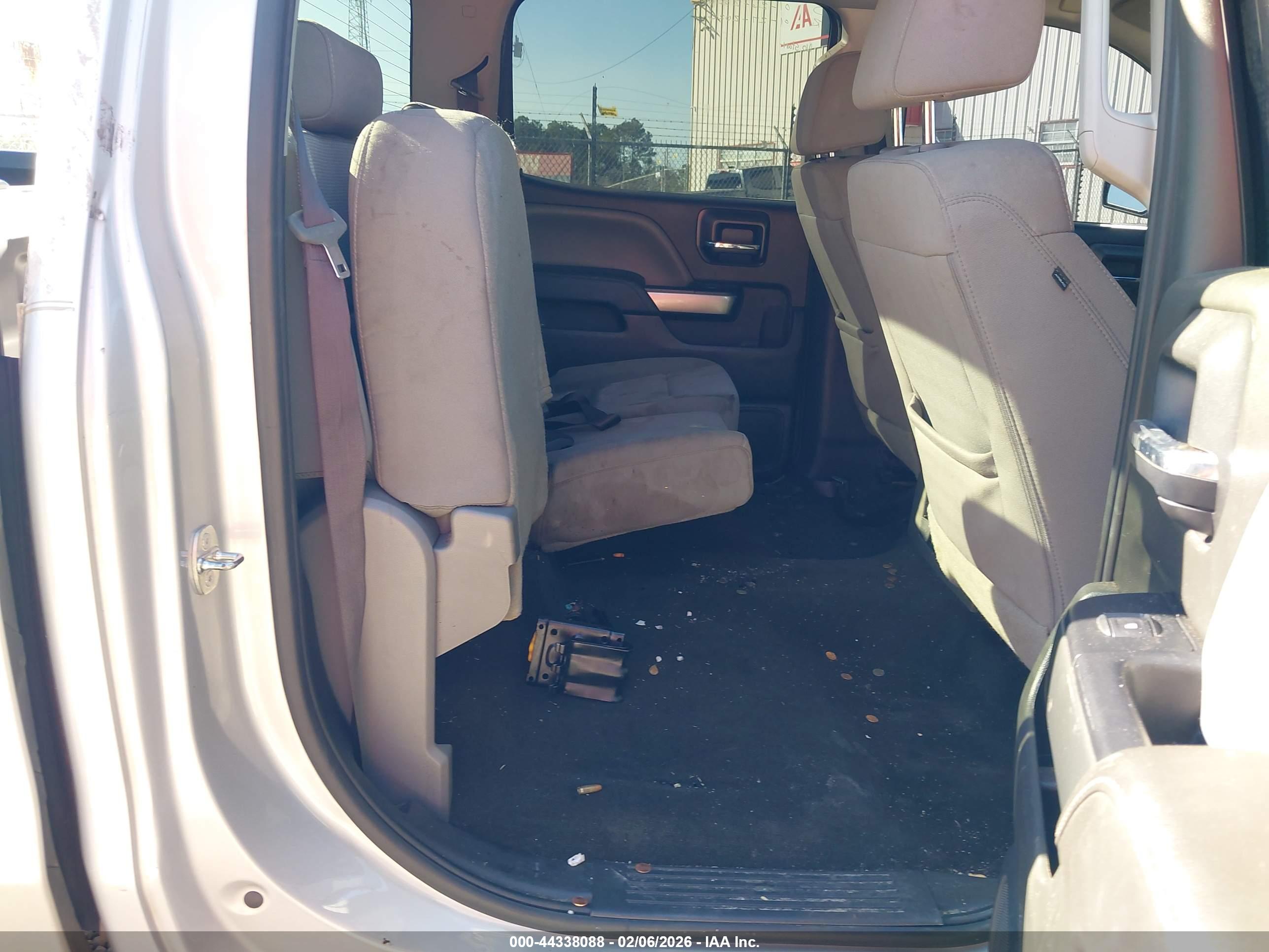 CHEVROLET SILVERADO image 8