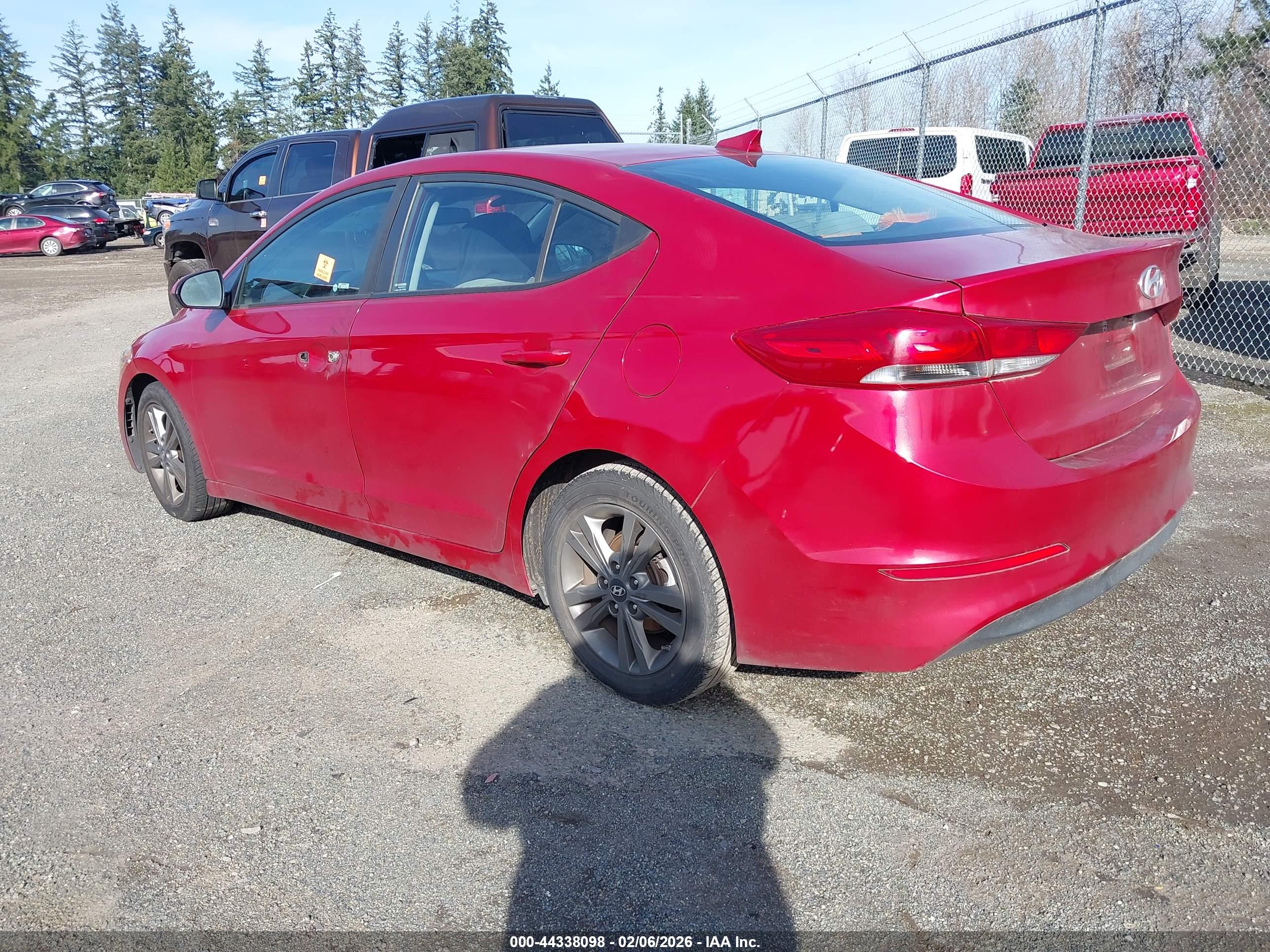 HYUNDAI ELANTRA image 3