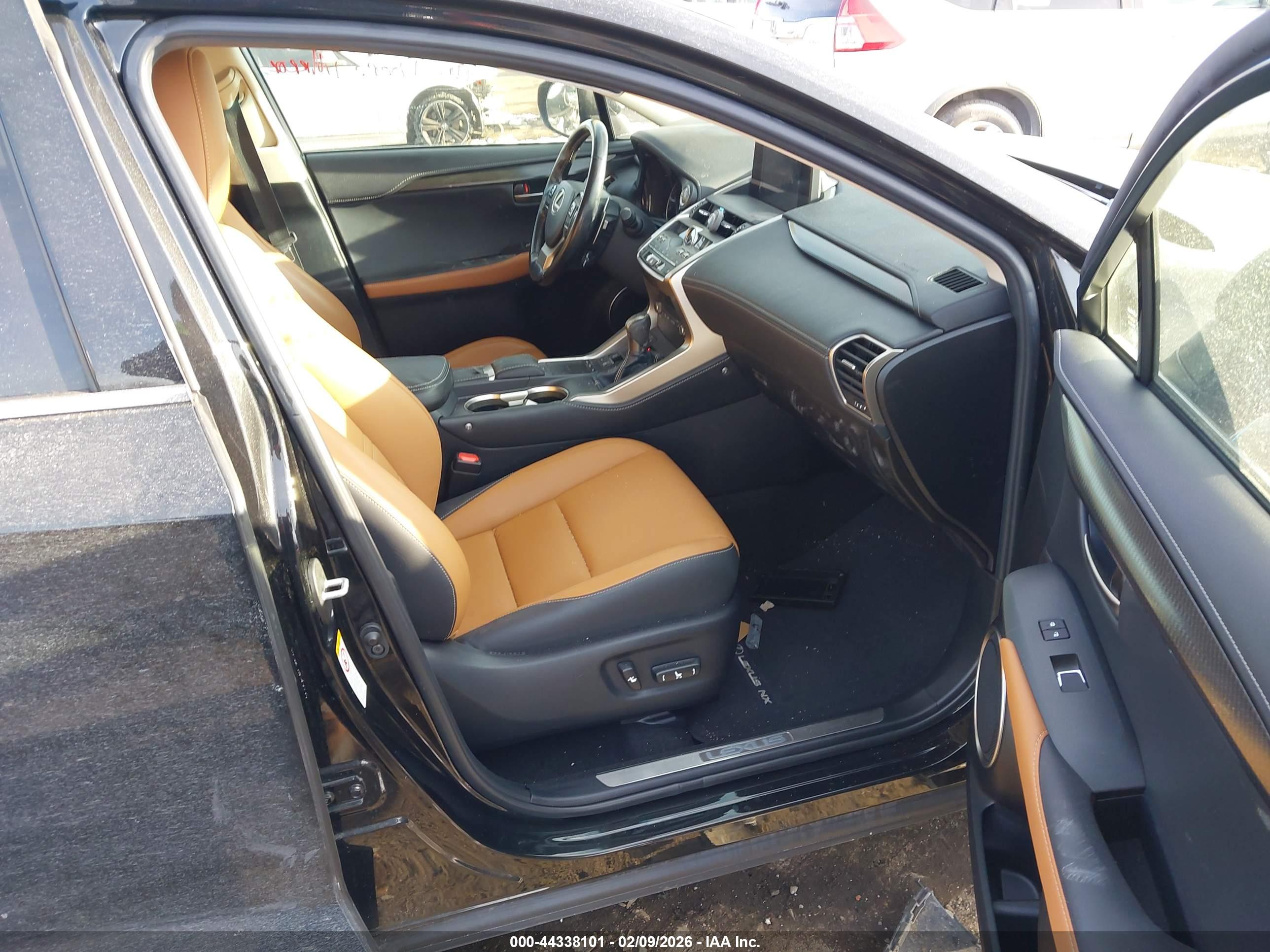 LEXUS NX image 5