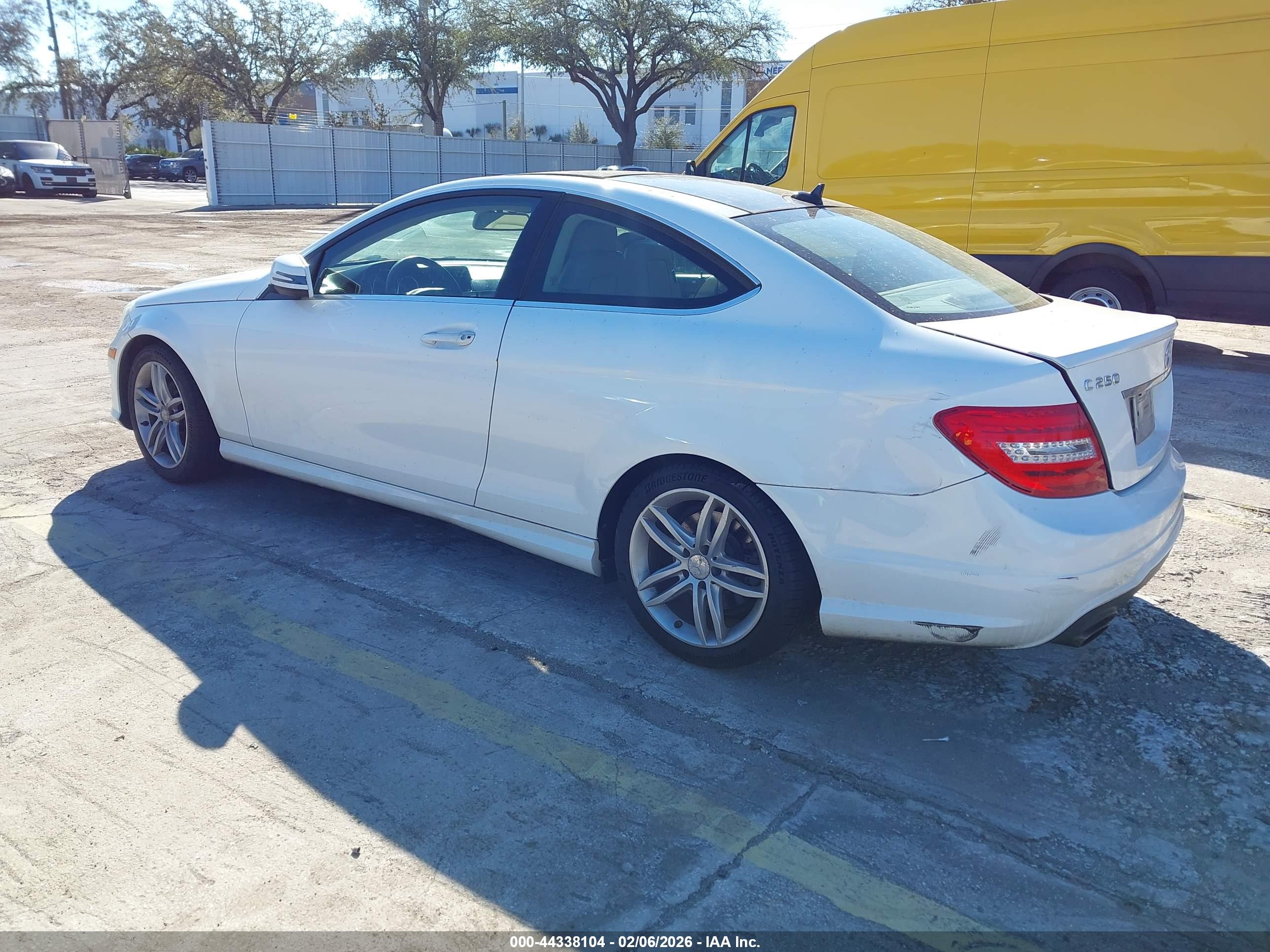 MERCEDES-BENZ C image 3