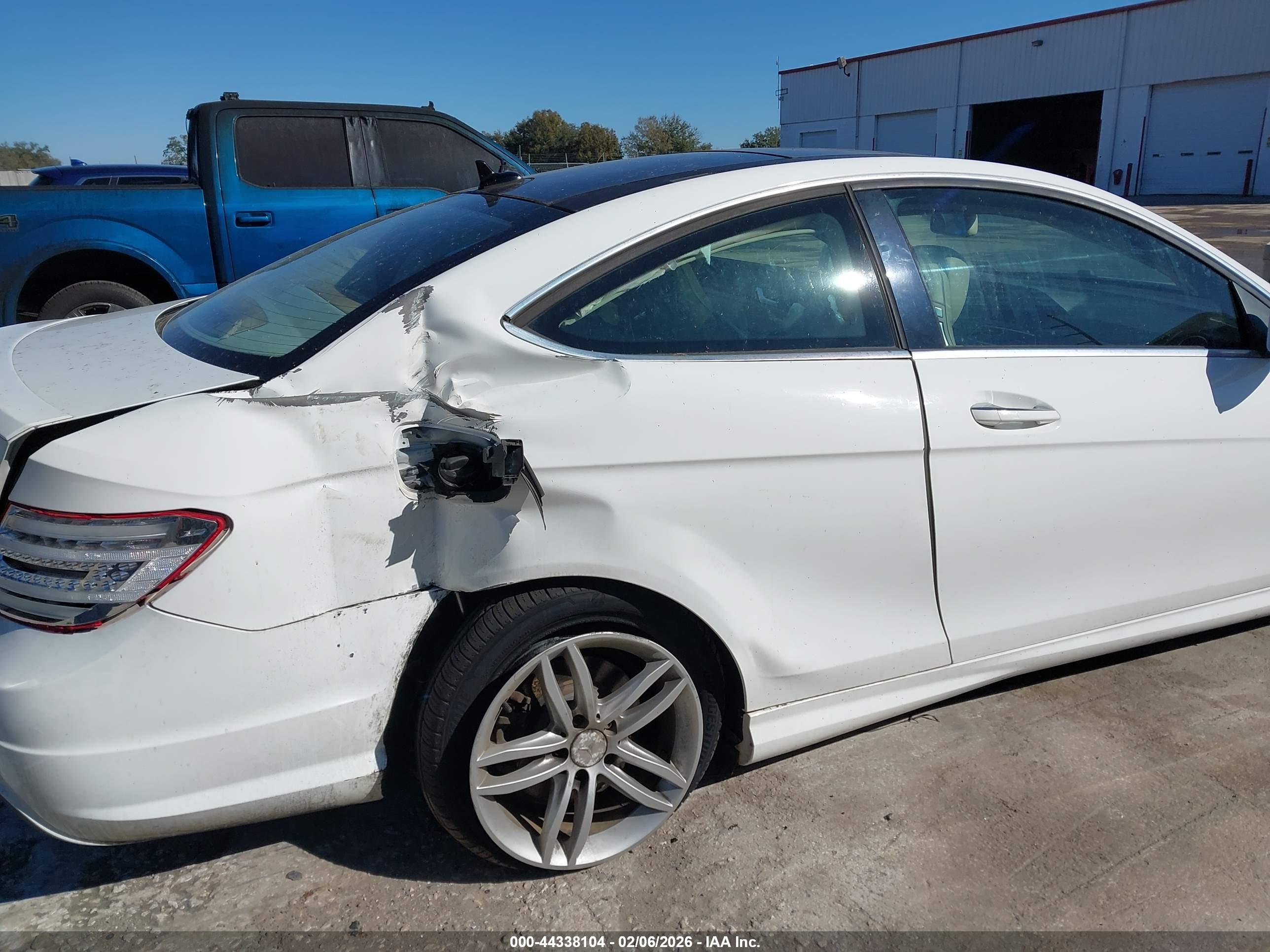 MERCEDES-BENZ C image 6