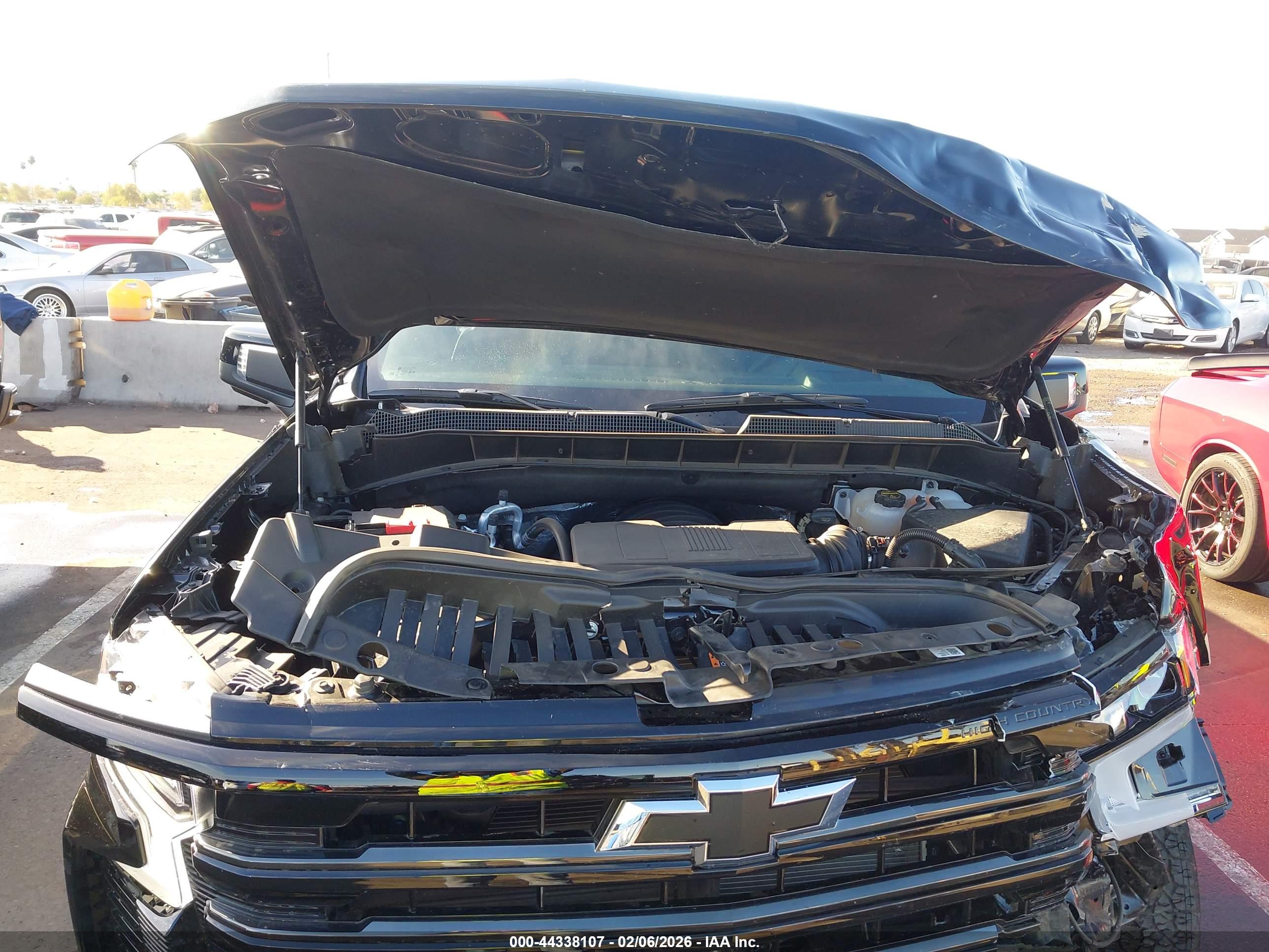 CHEVROLET SILVERADO image 10