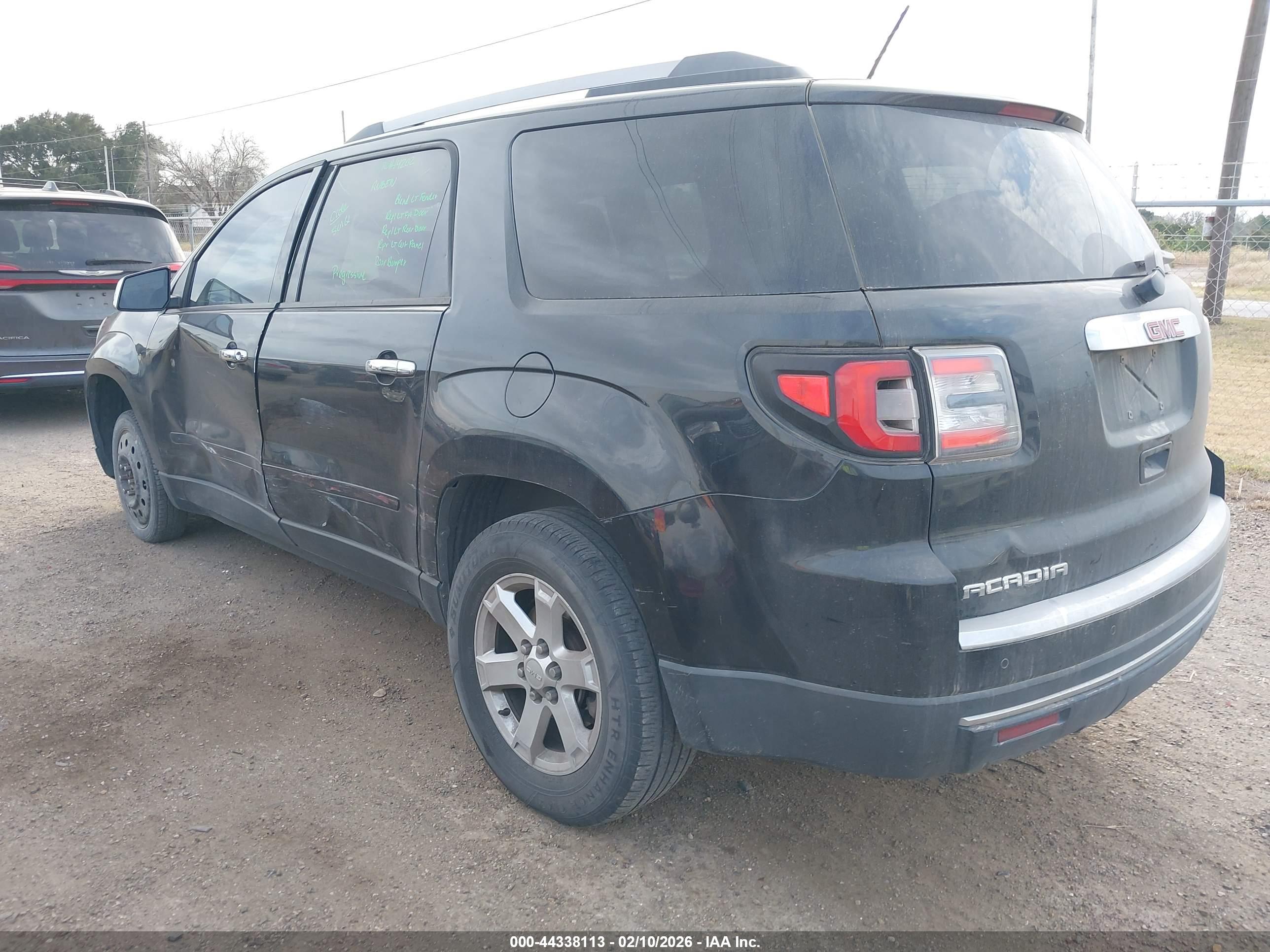 GMC ACADIA image 3