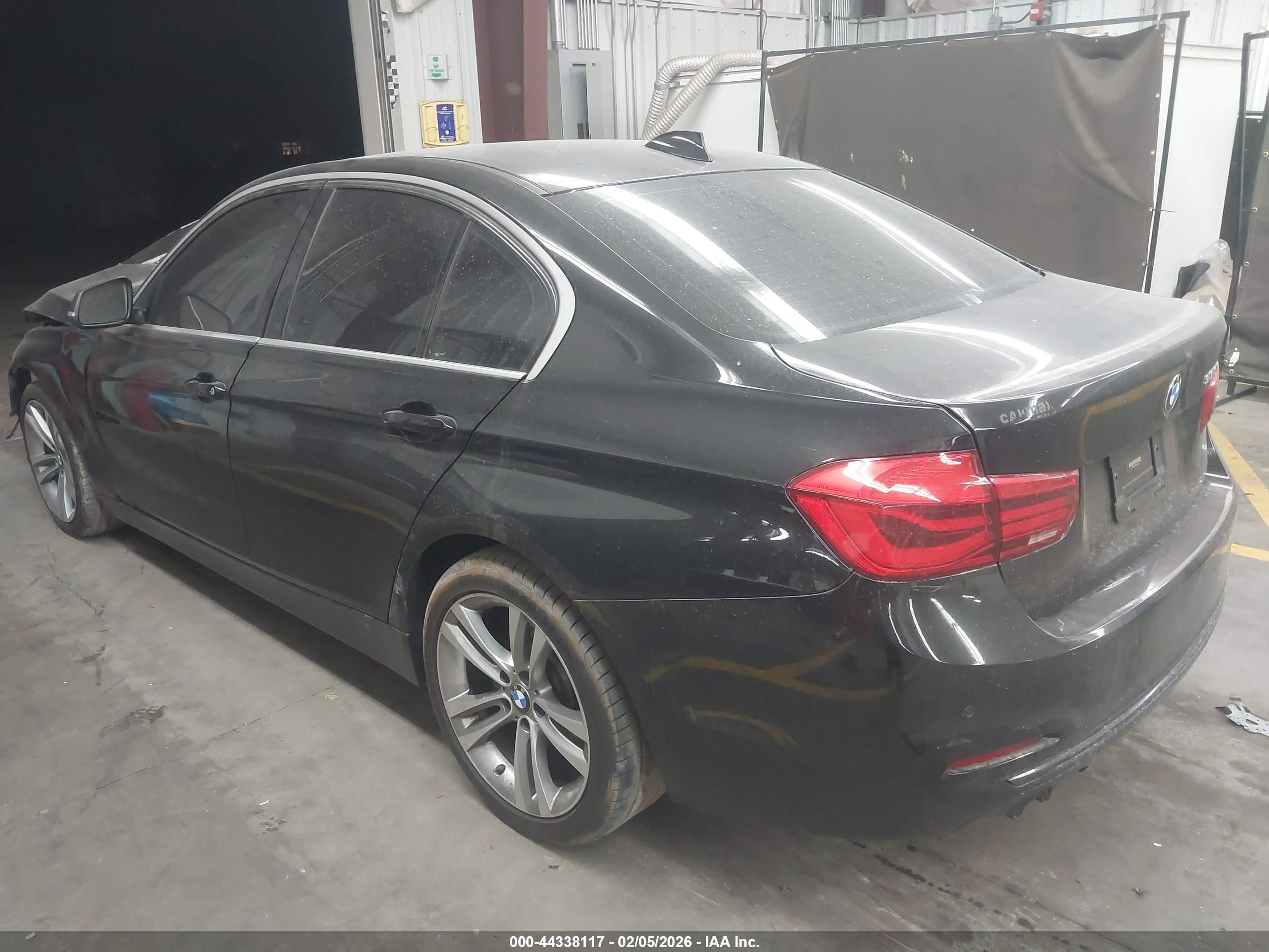 BMW 330I image 3