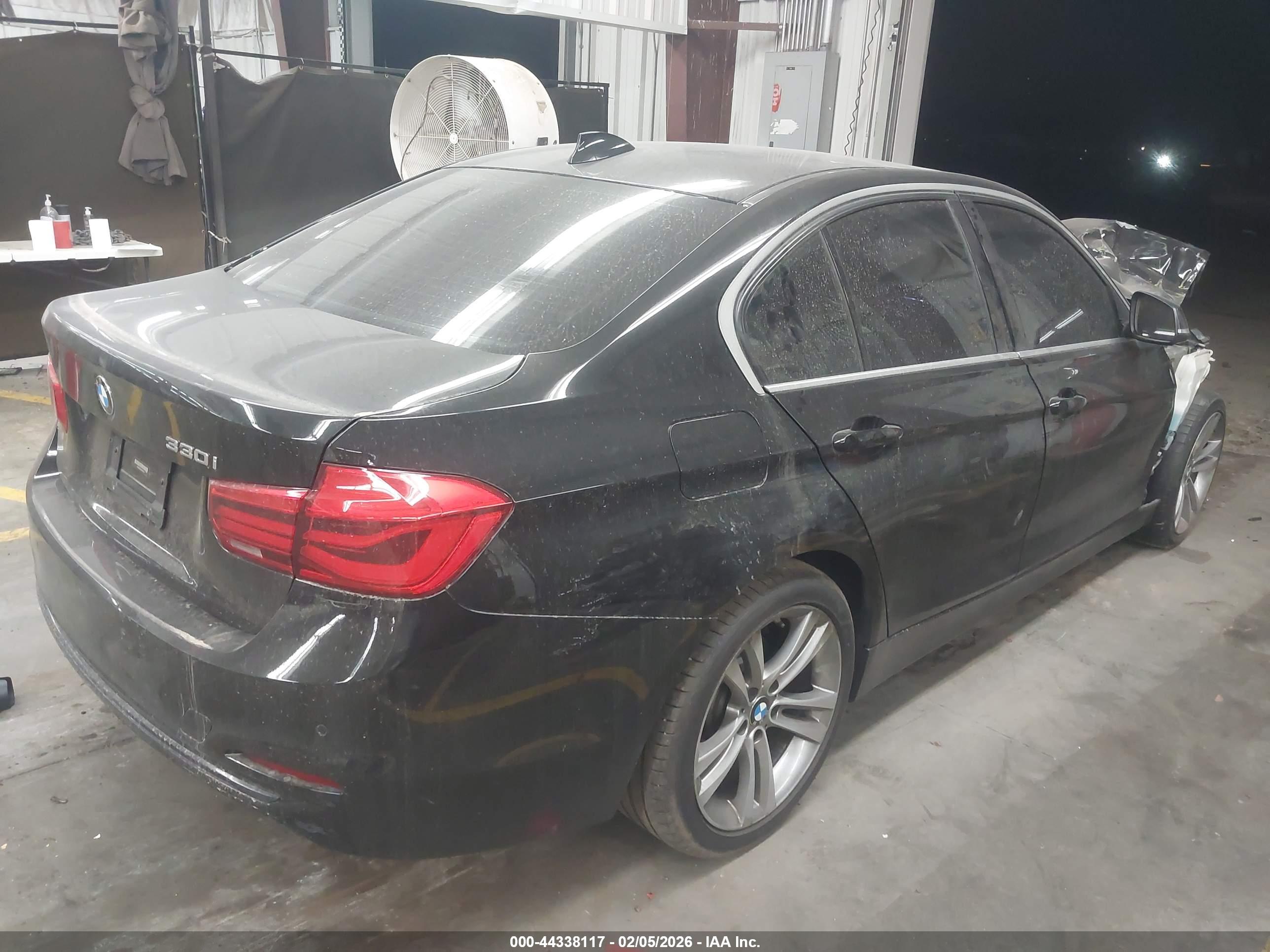 BMW 330I image 4