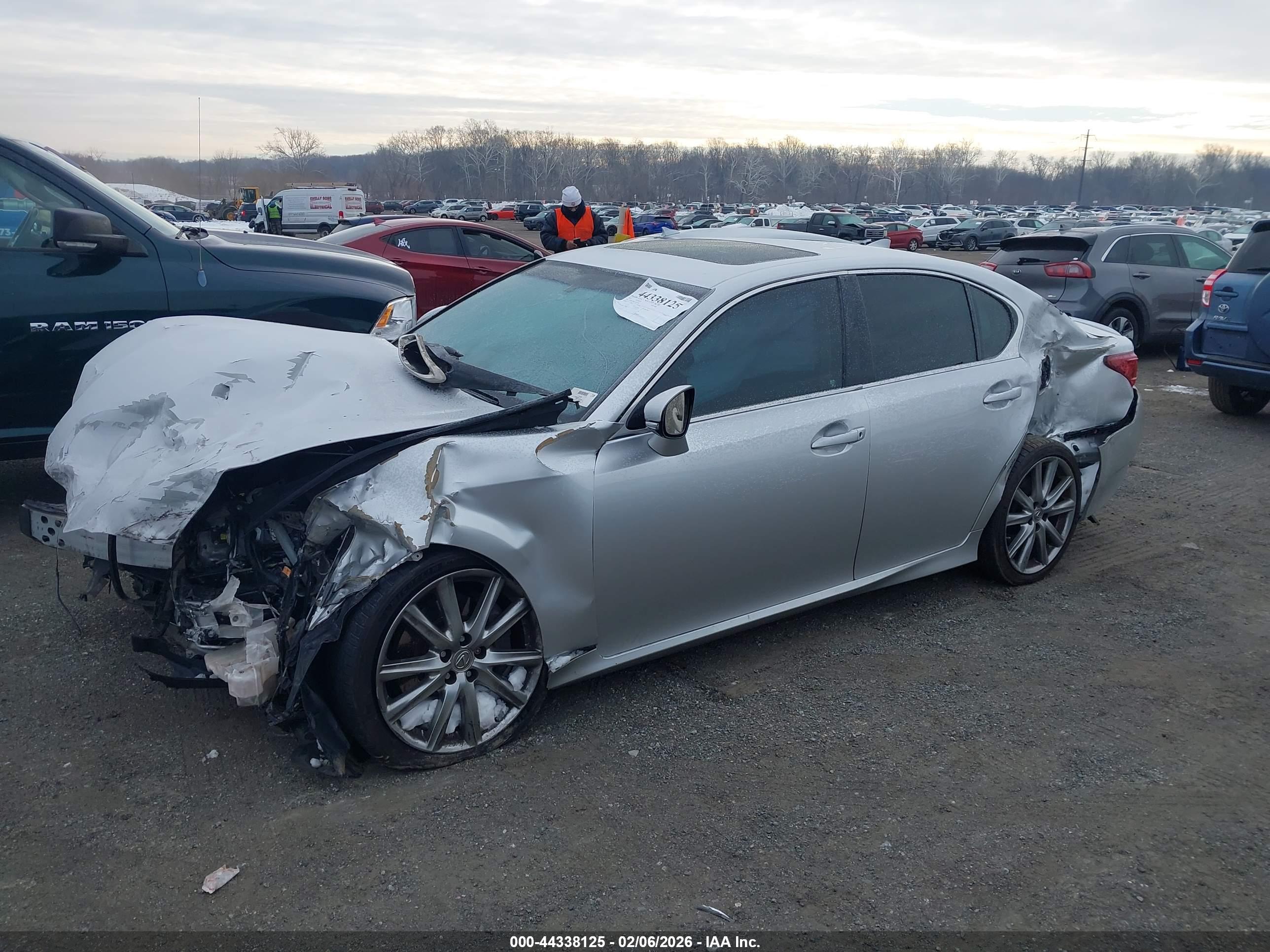 LEXUS GS image 2