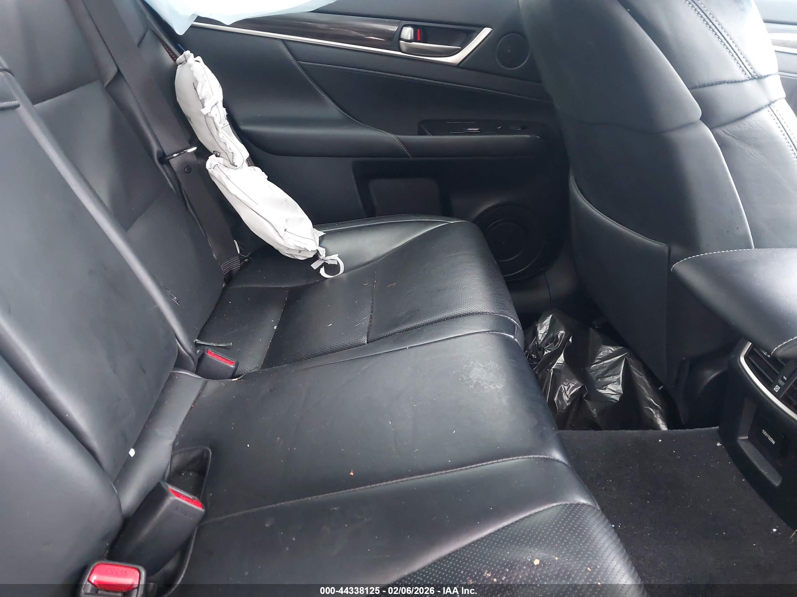 LEXUS GS image 8