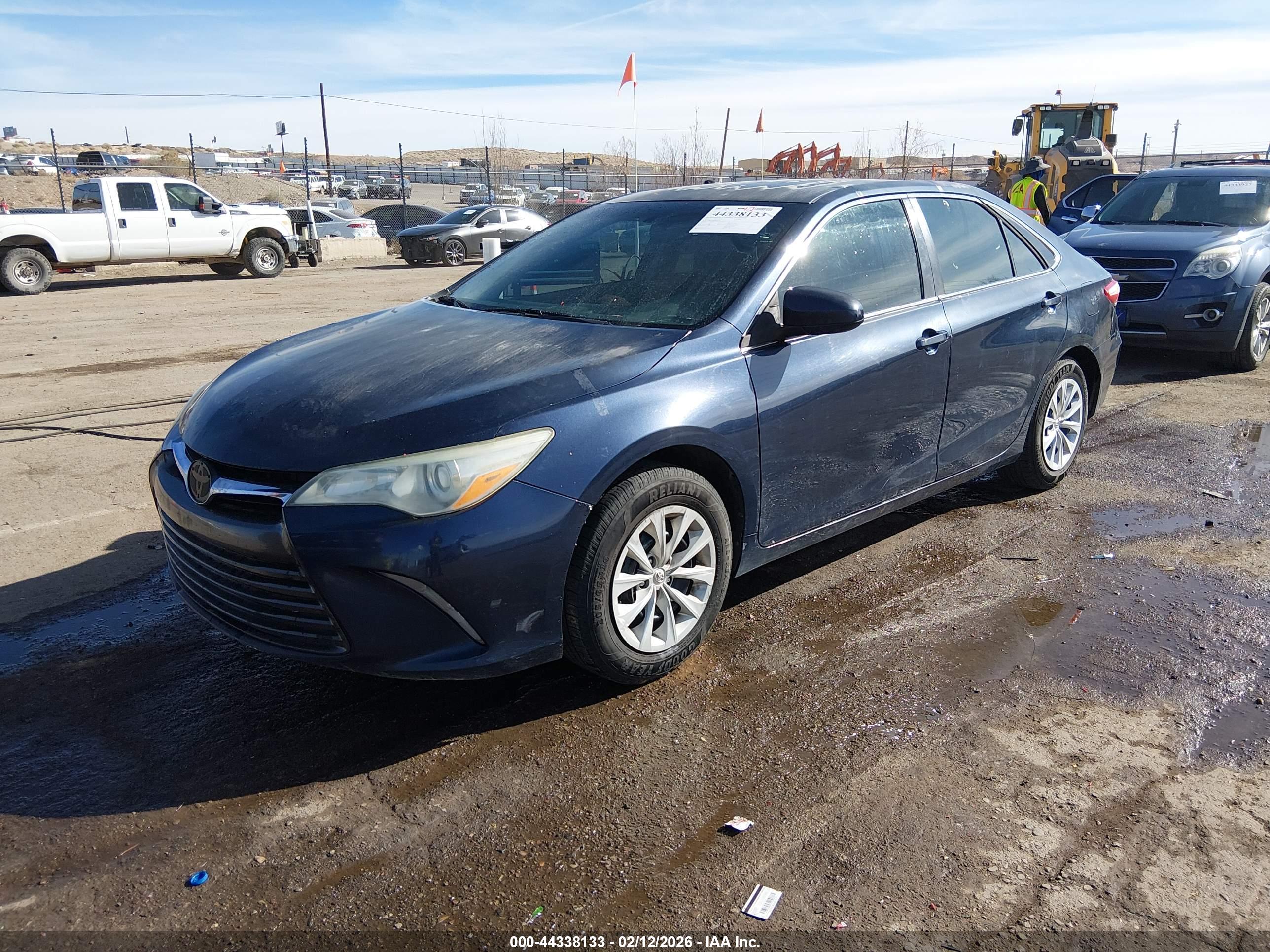 TOYOTA CAMRY image 2