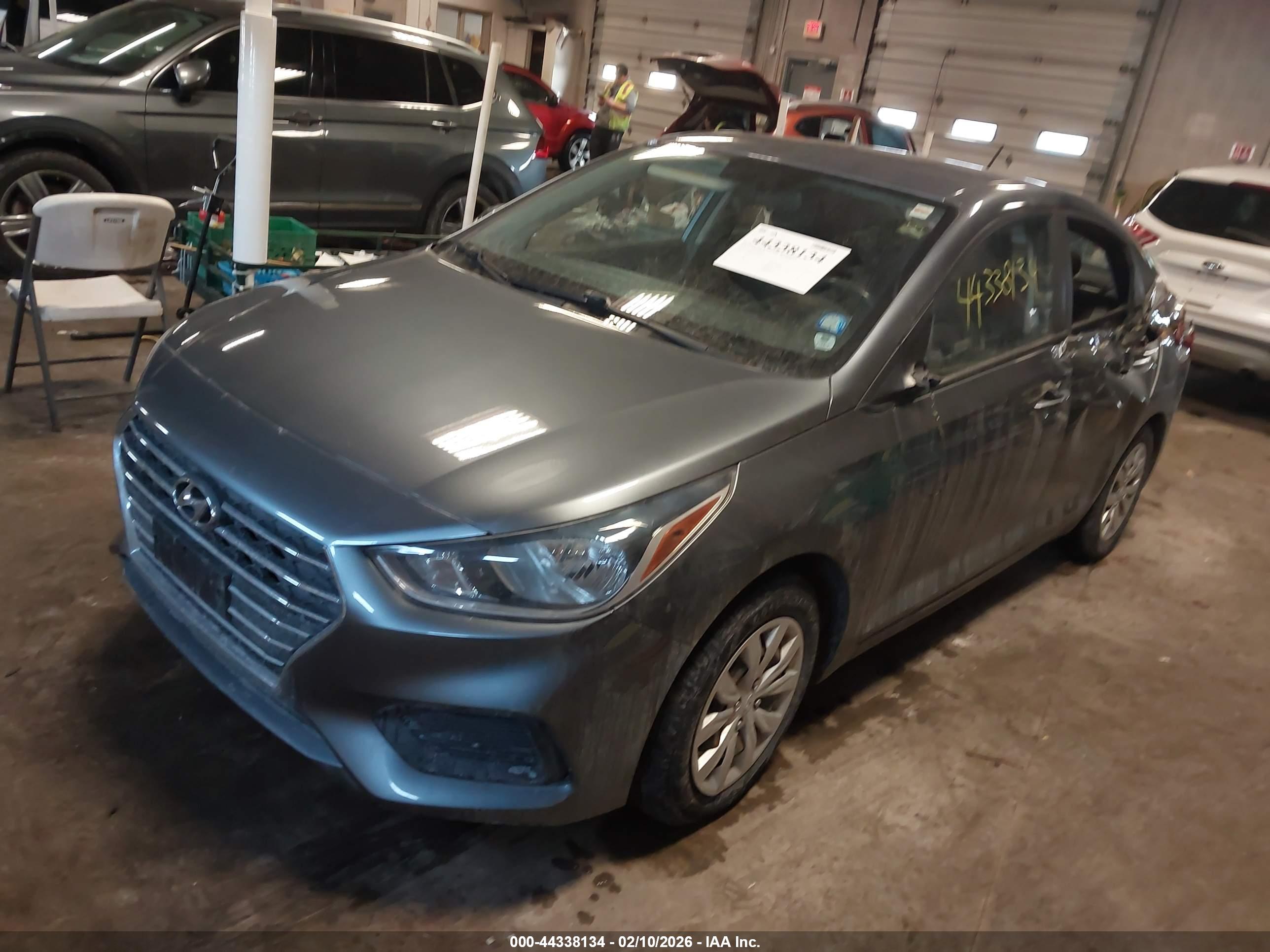 HYUNDAI ACCENT image 2