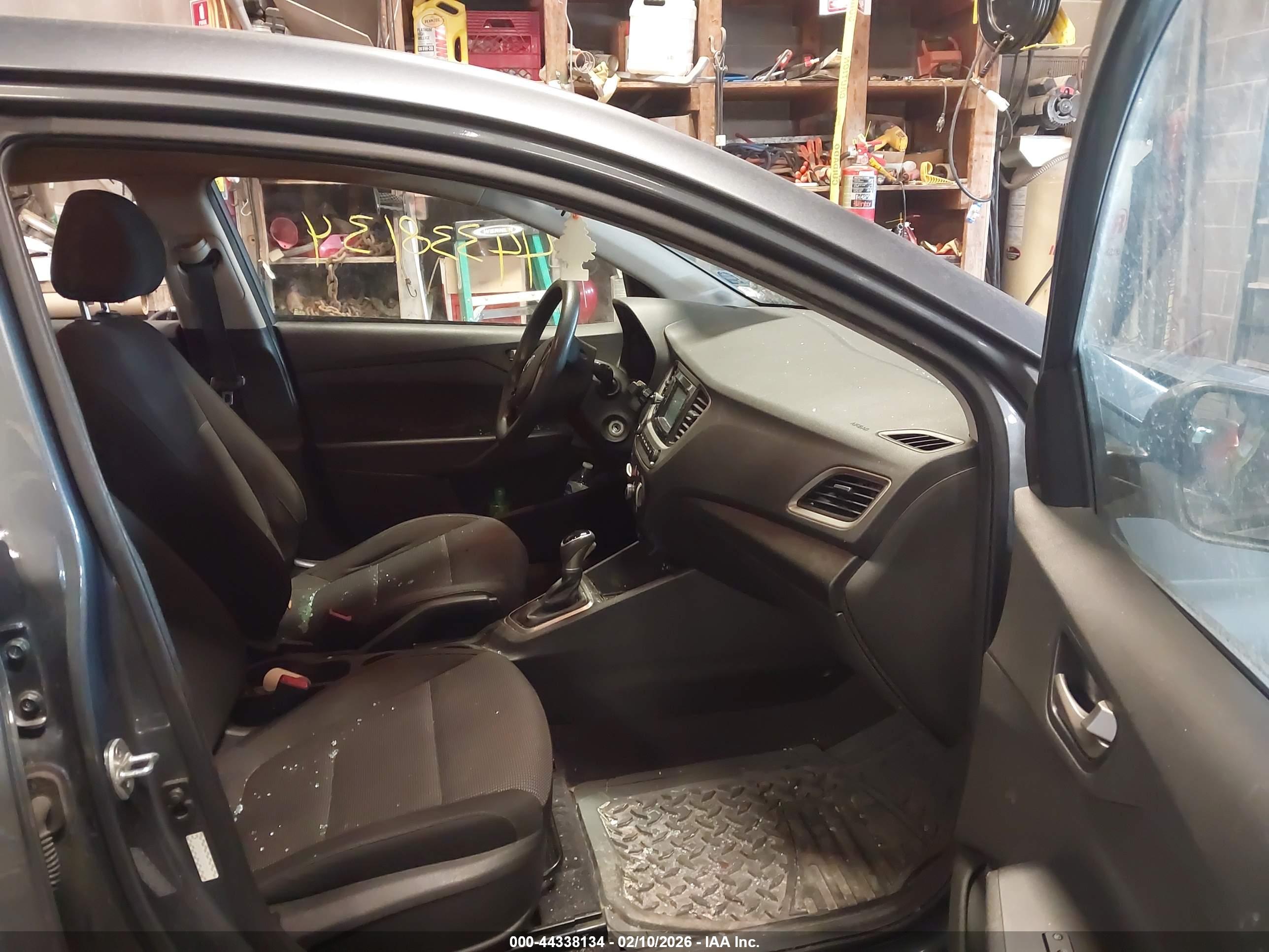 HYUNDAI ACCENT image 5