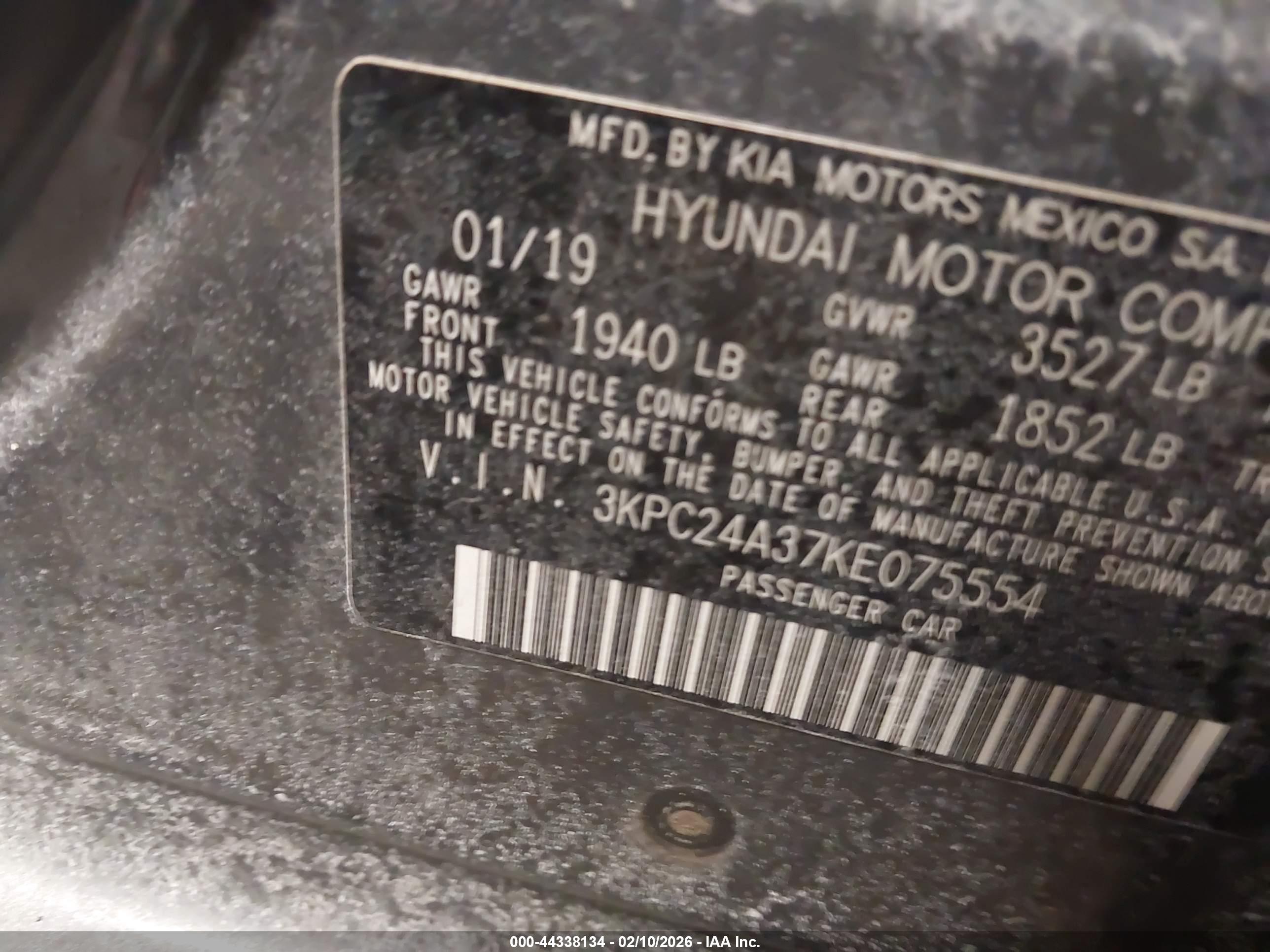 HYUNDAI ACCENT image 9