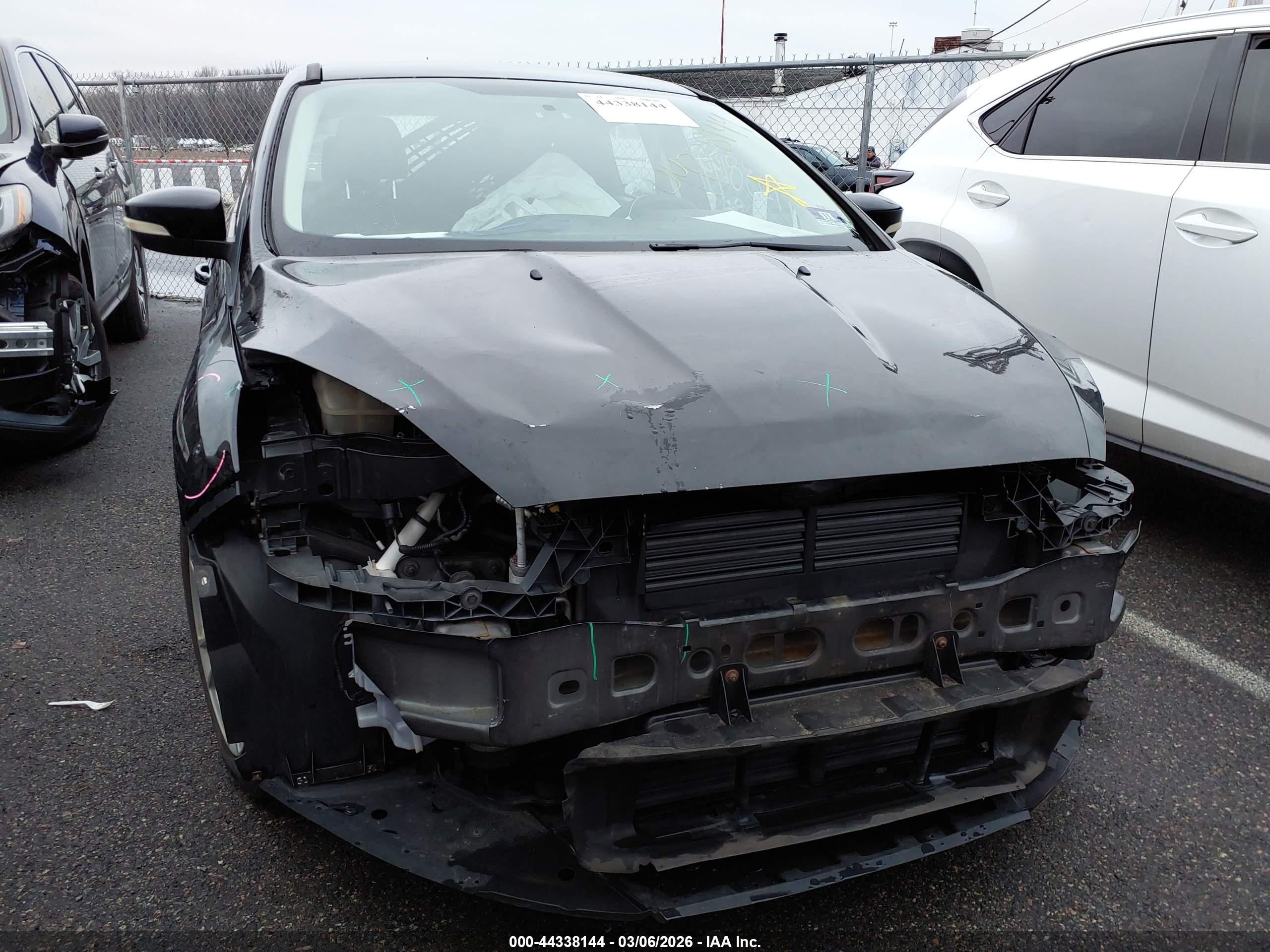 FORD FOCUS image 6