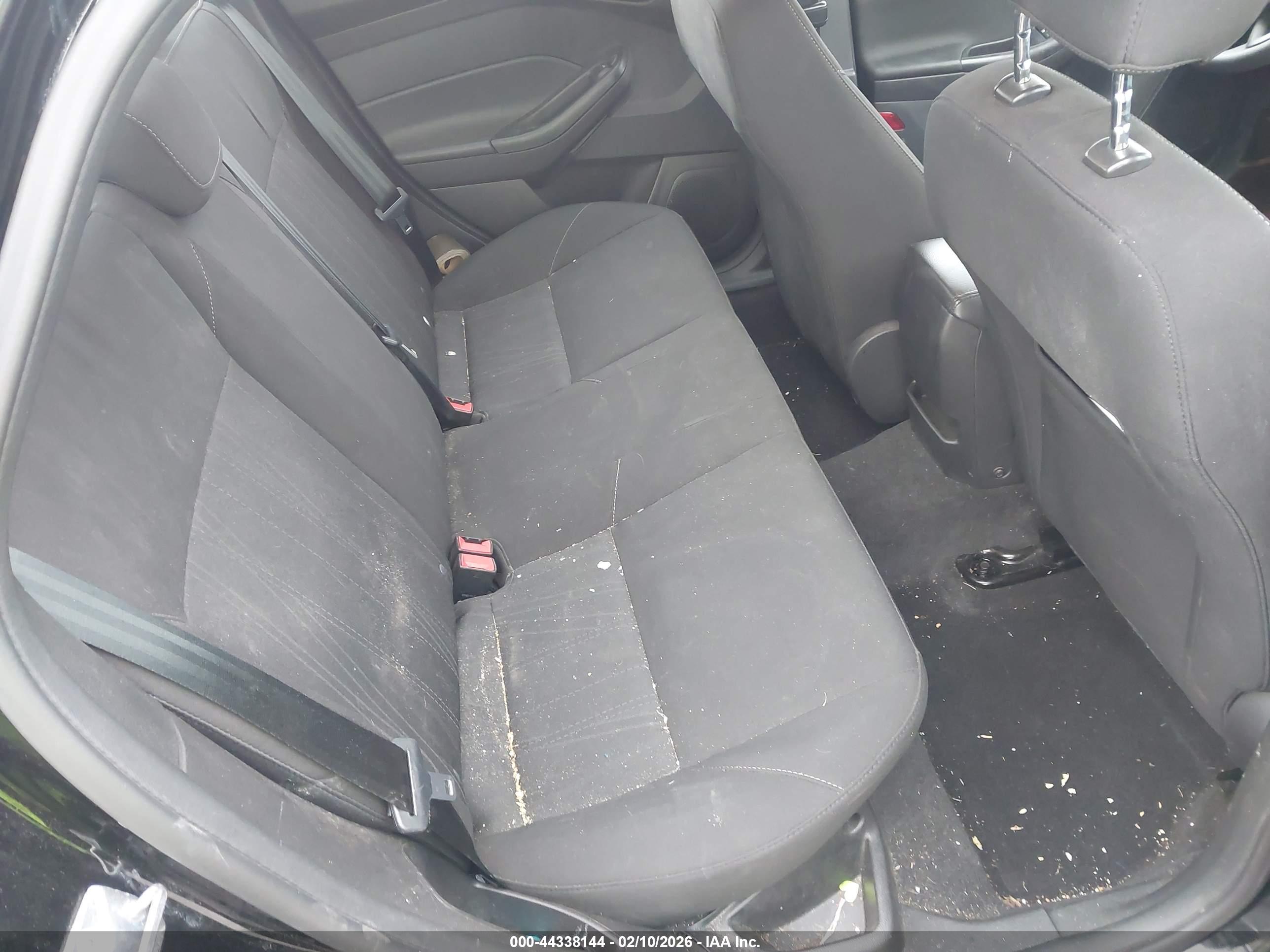 FORD FOCUS image 8