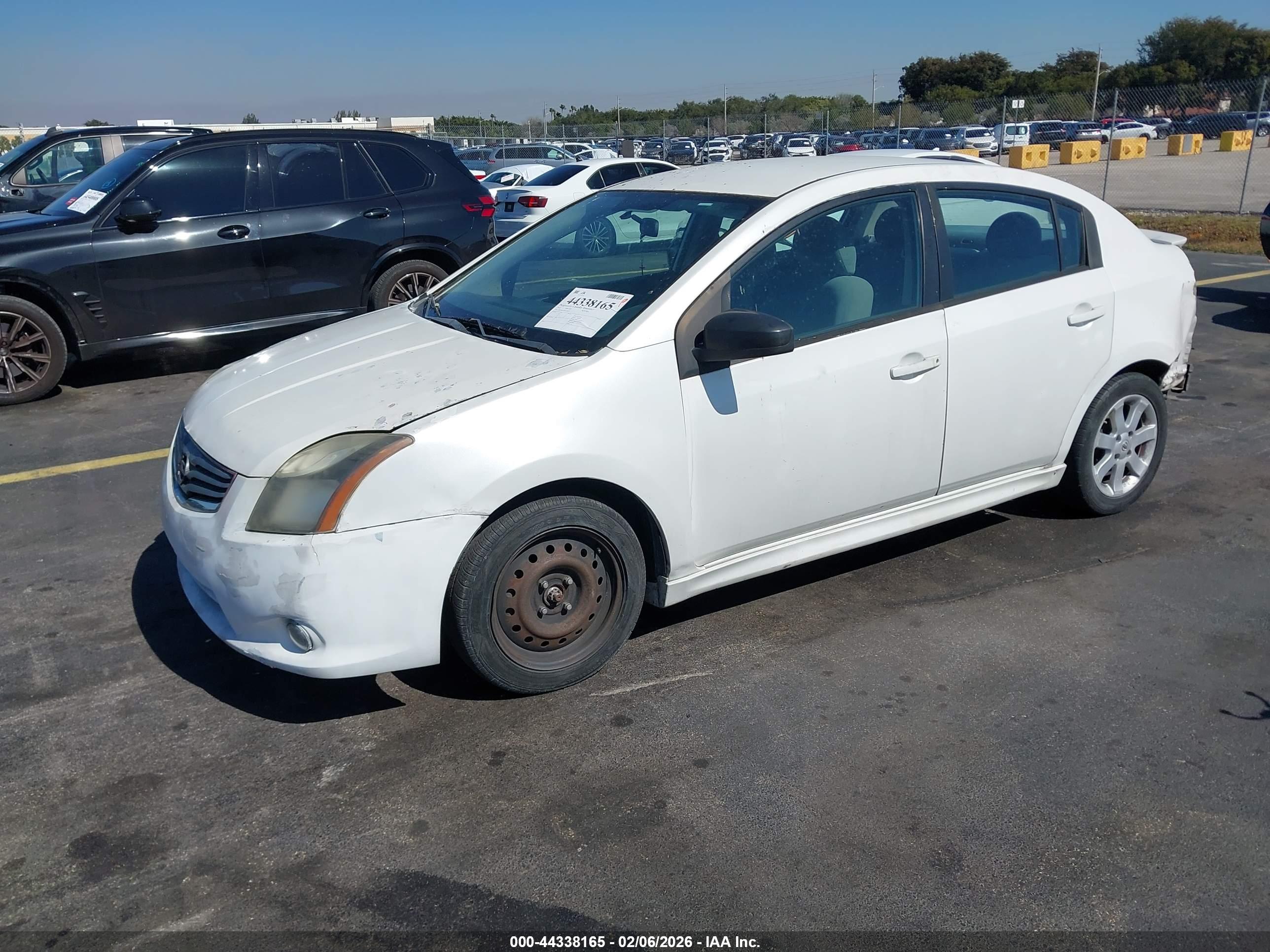 NISSAN SENTRA image 2