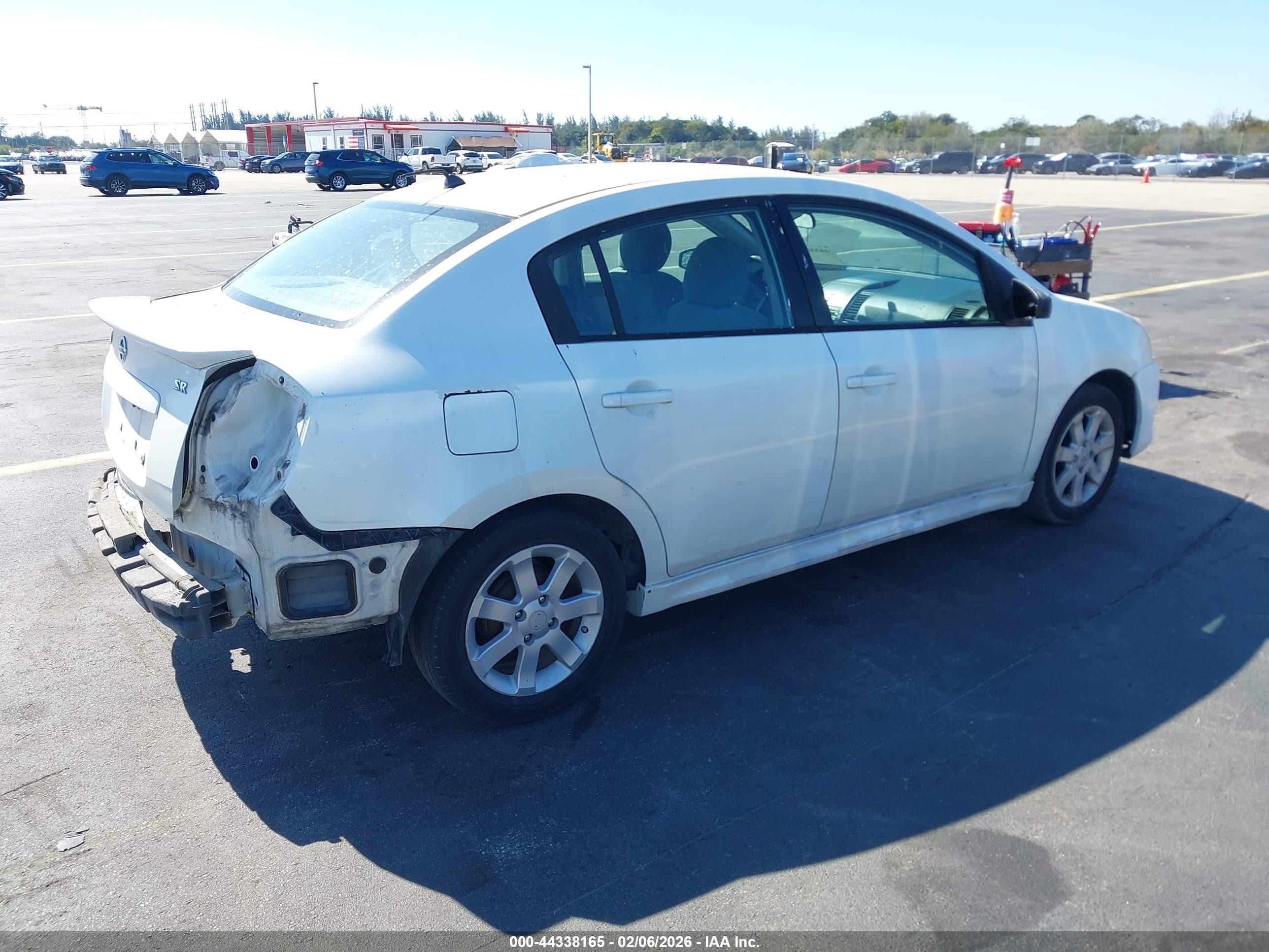 NISSAN SENTRA image 4