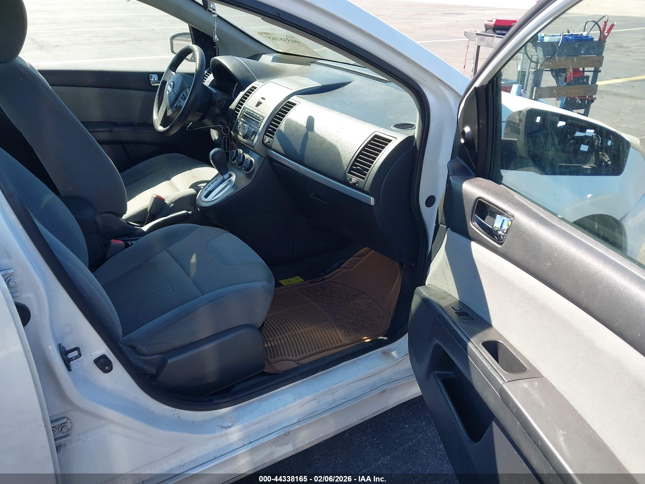 NISSAN SENTRA image 5