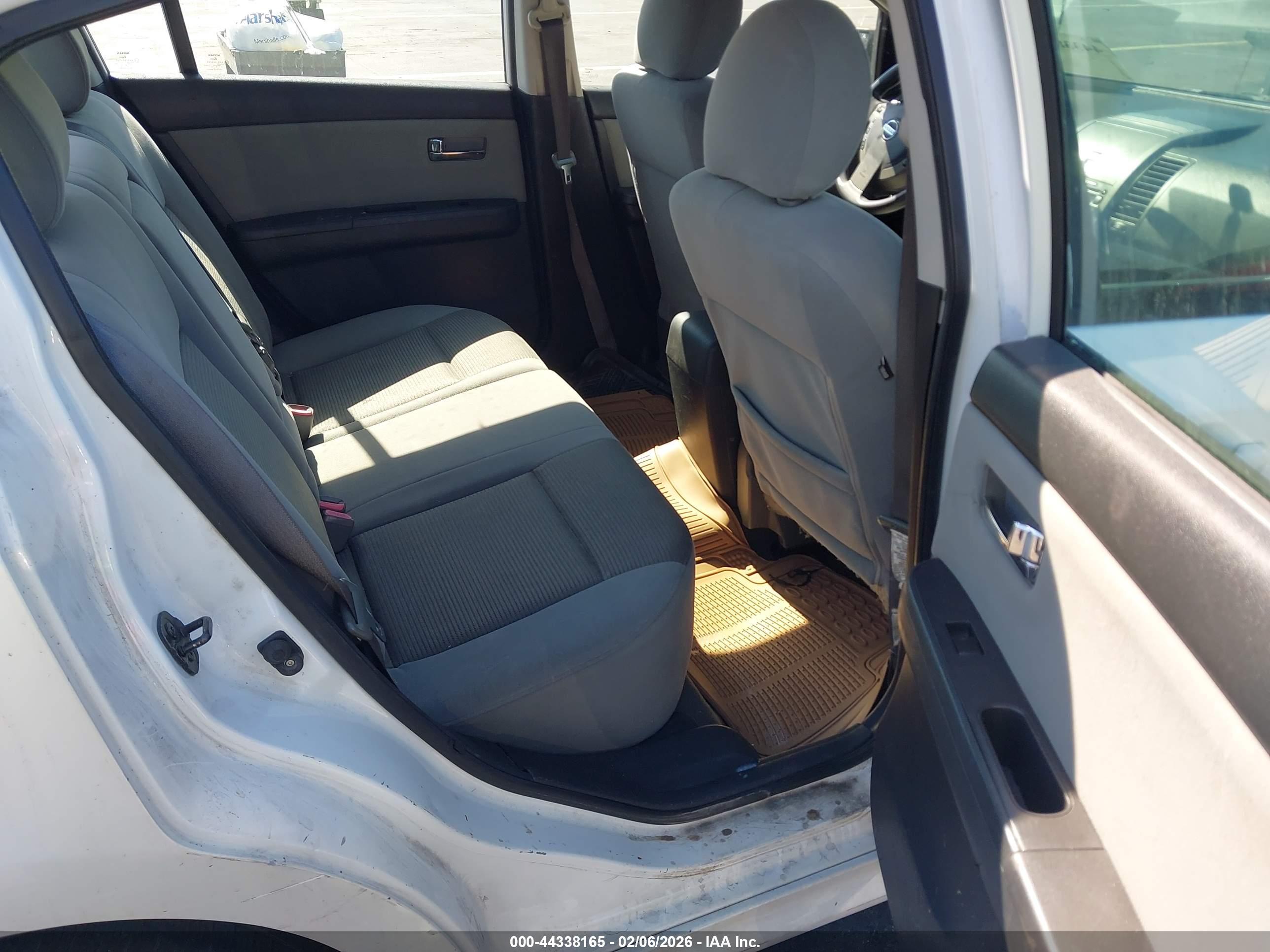 NISSAN SENTRA image 8