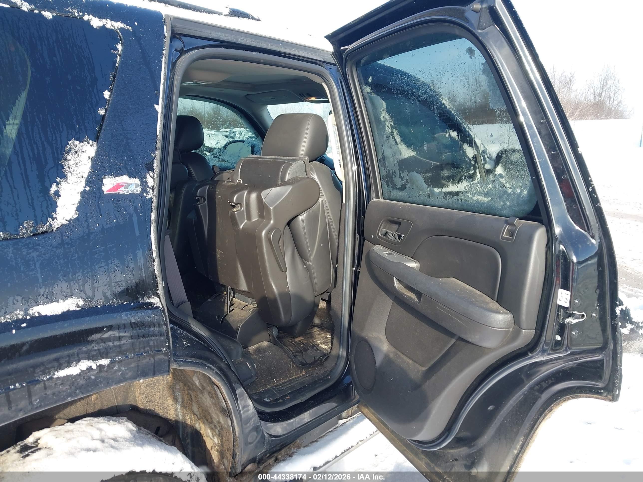 CHEVROLET TAHOE image 8