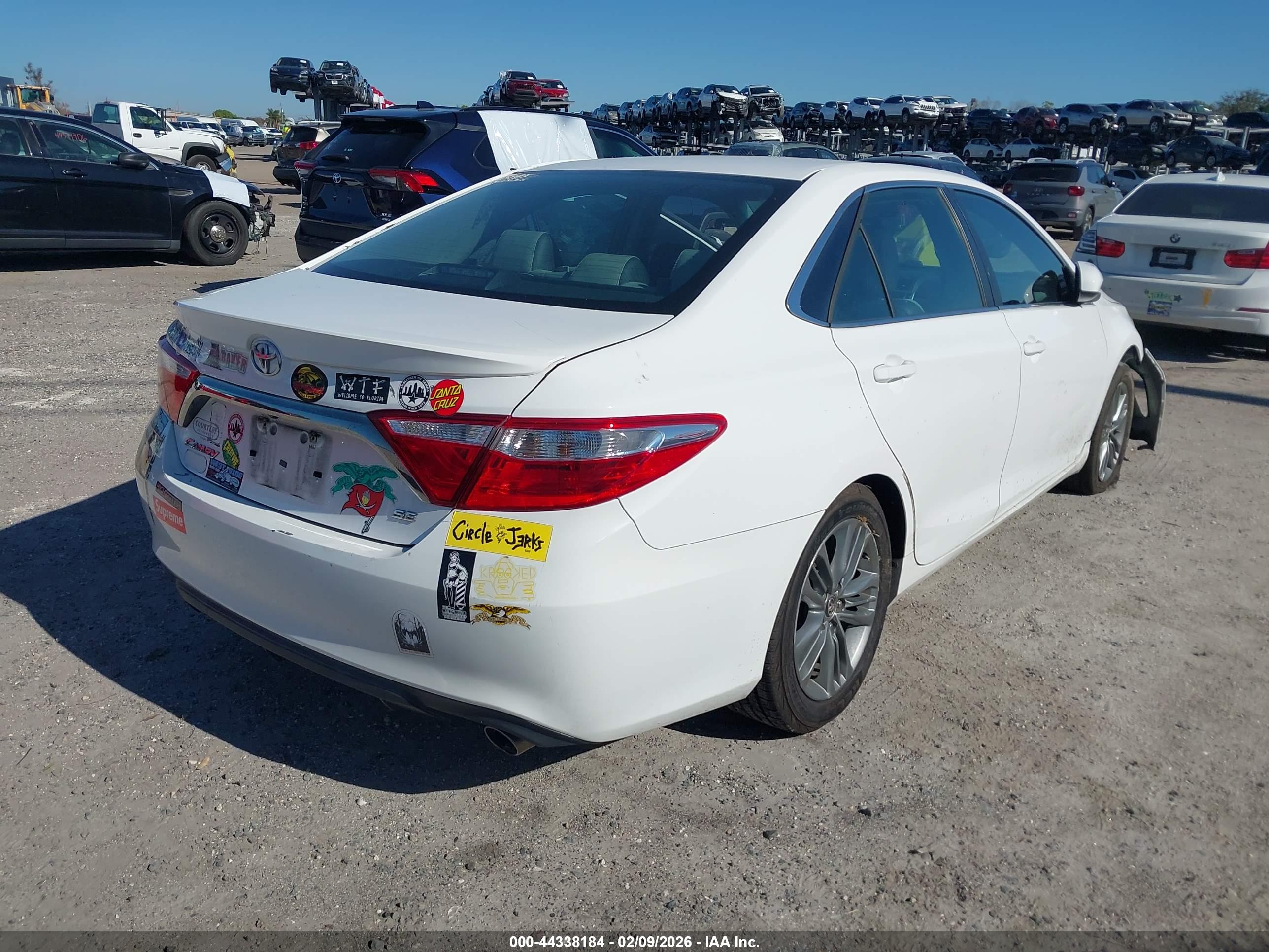 TOYOTA CAMRY image 4