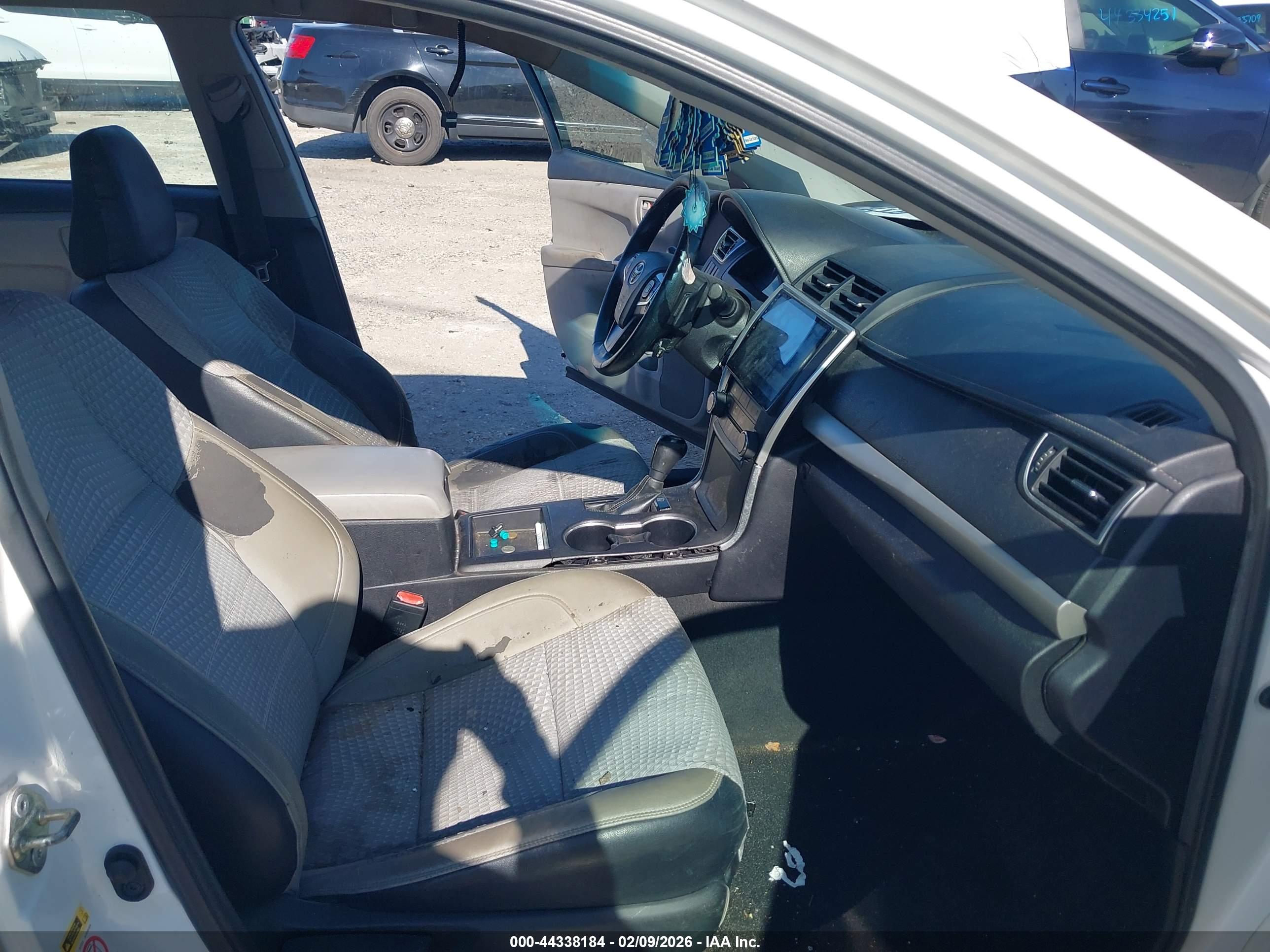 TOYOTA CAMRY image 5
