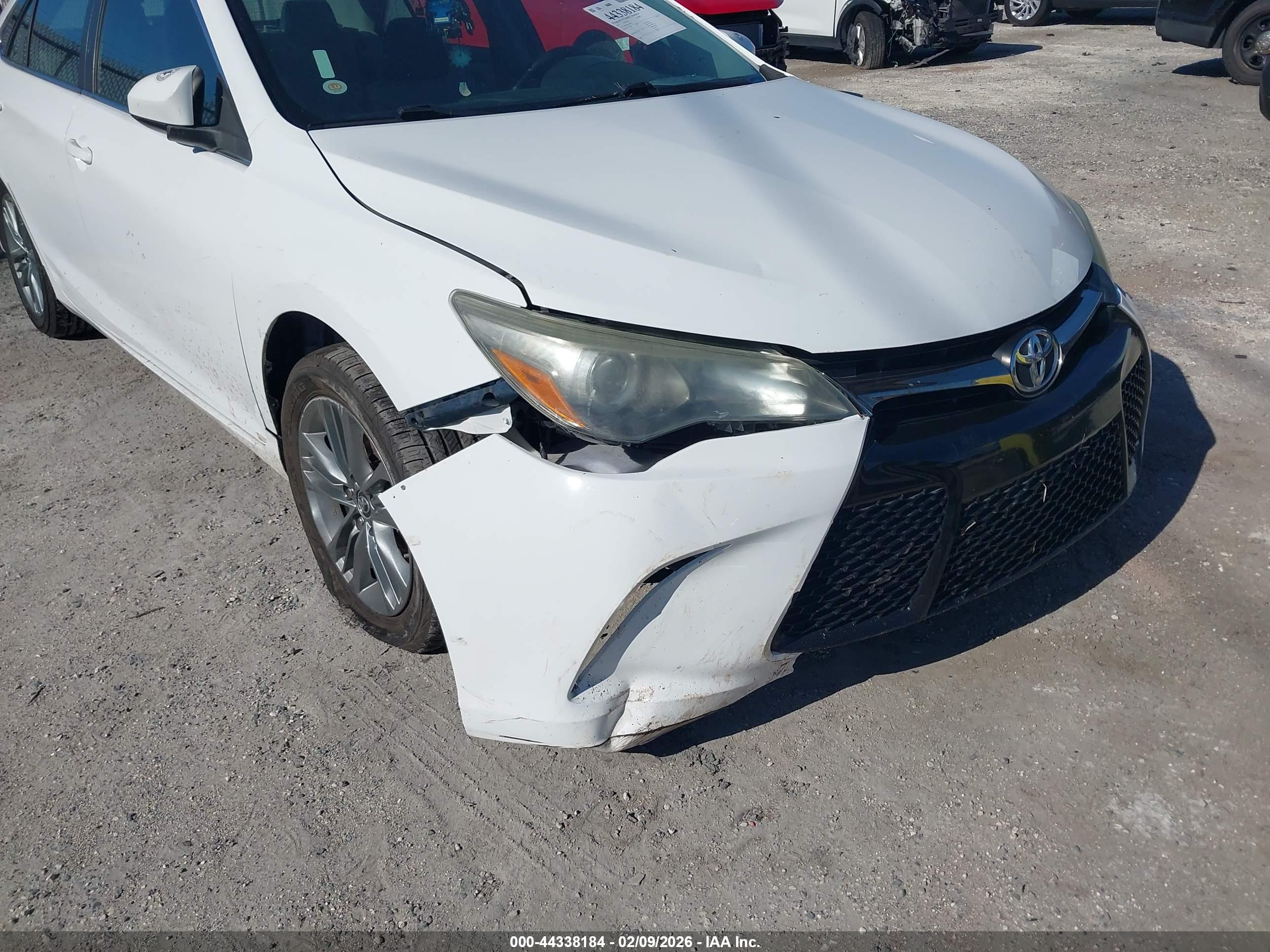 TOYOTA CAMRY image 6
