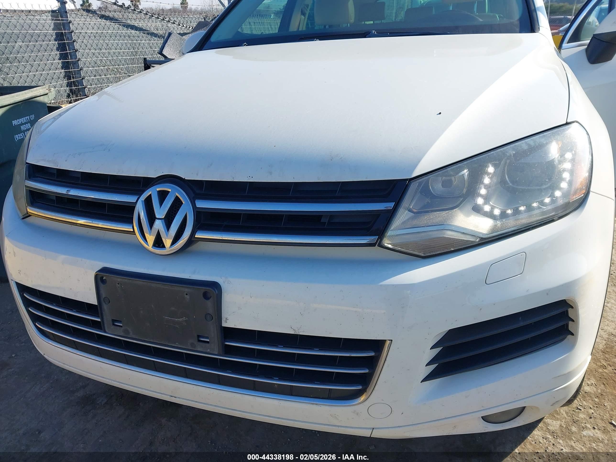 VOLKSWAGEN TOUAREG image 6
