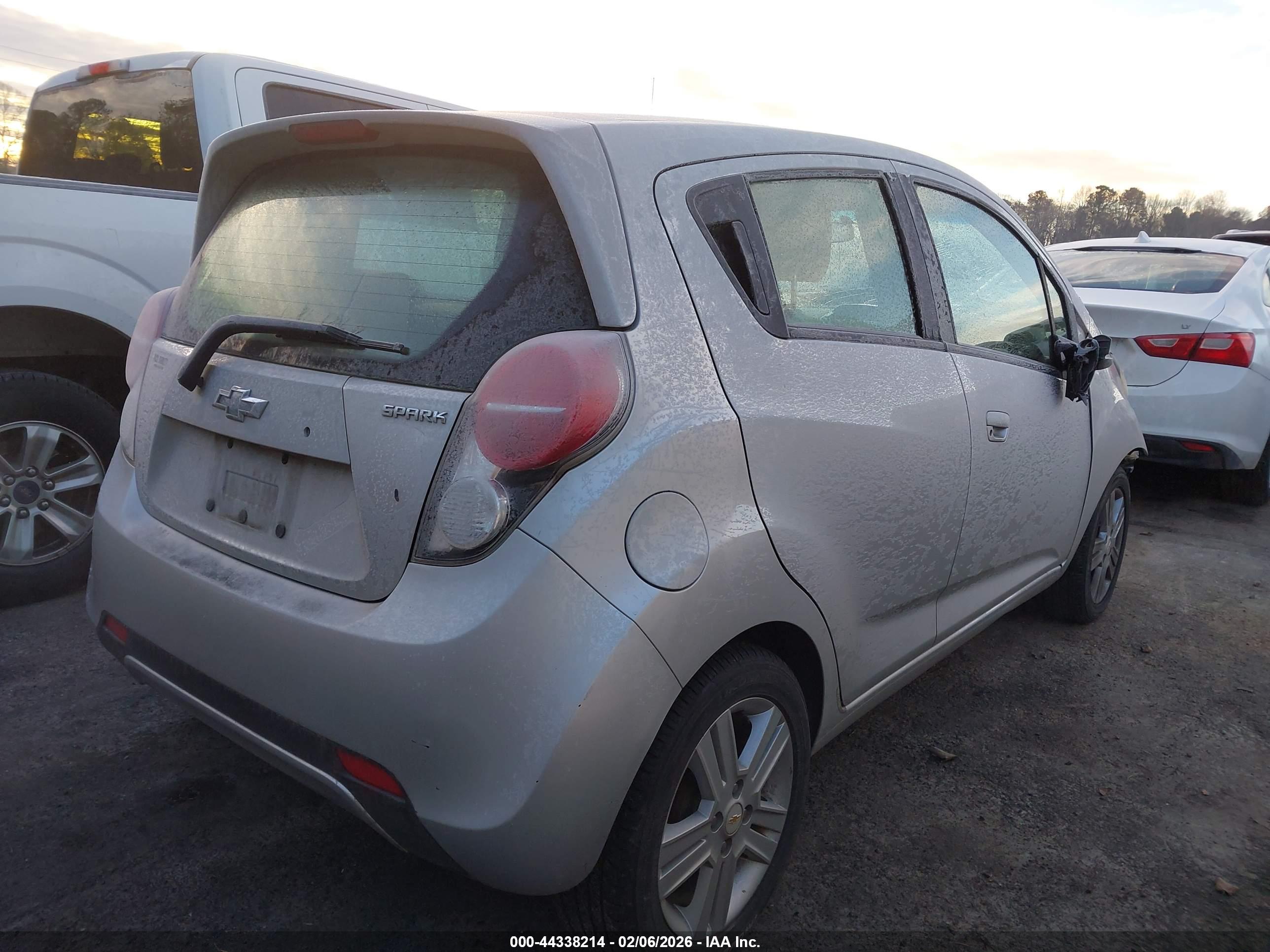 CHEVROLET SPARK image 4