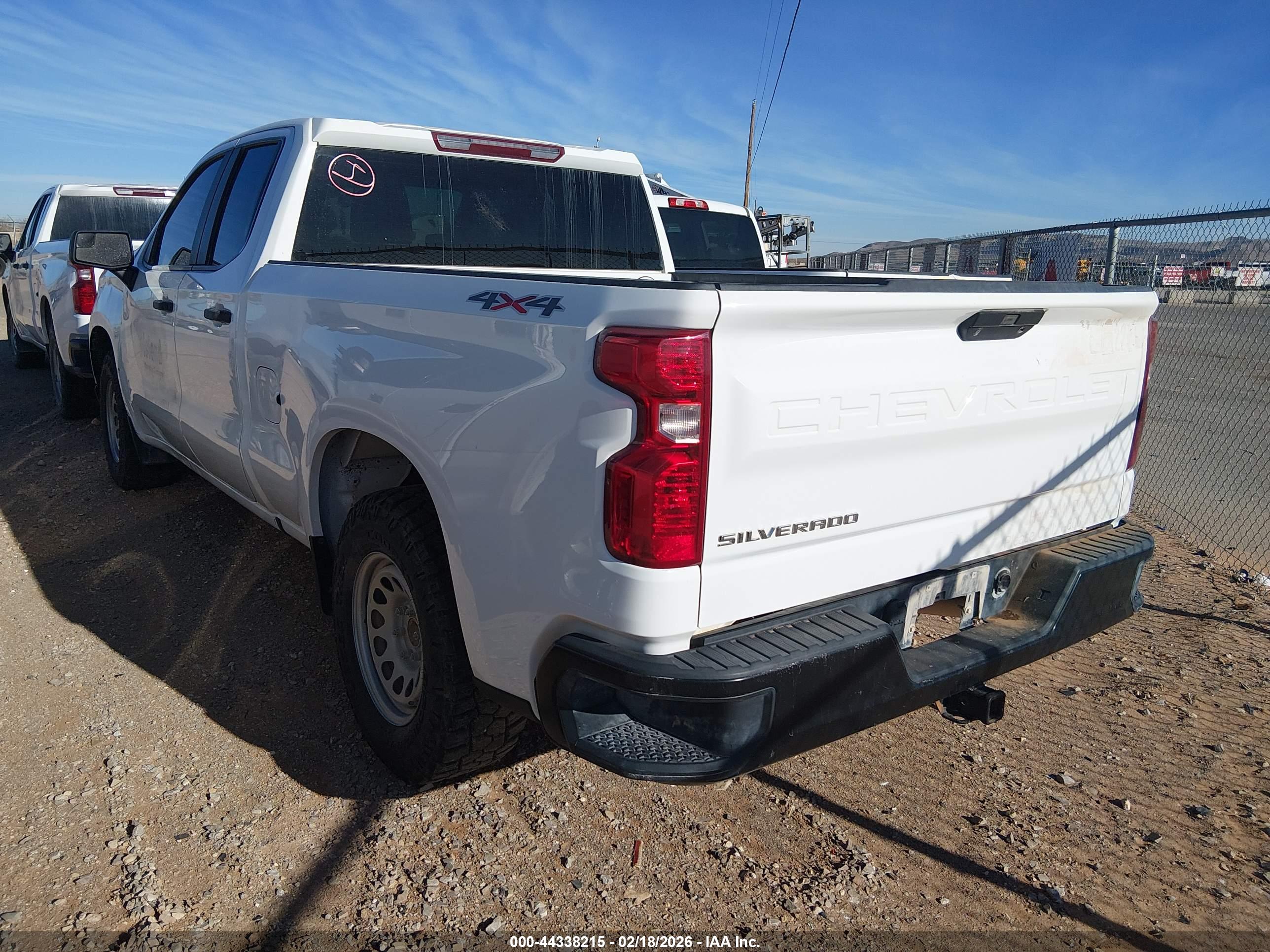 CHEVROLET SILVERADO image 3
