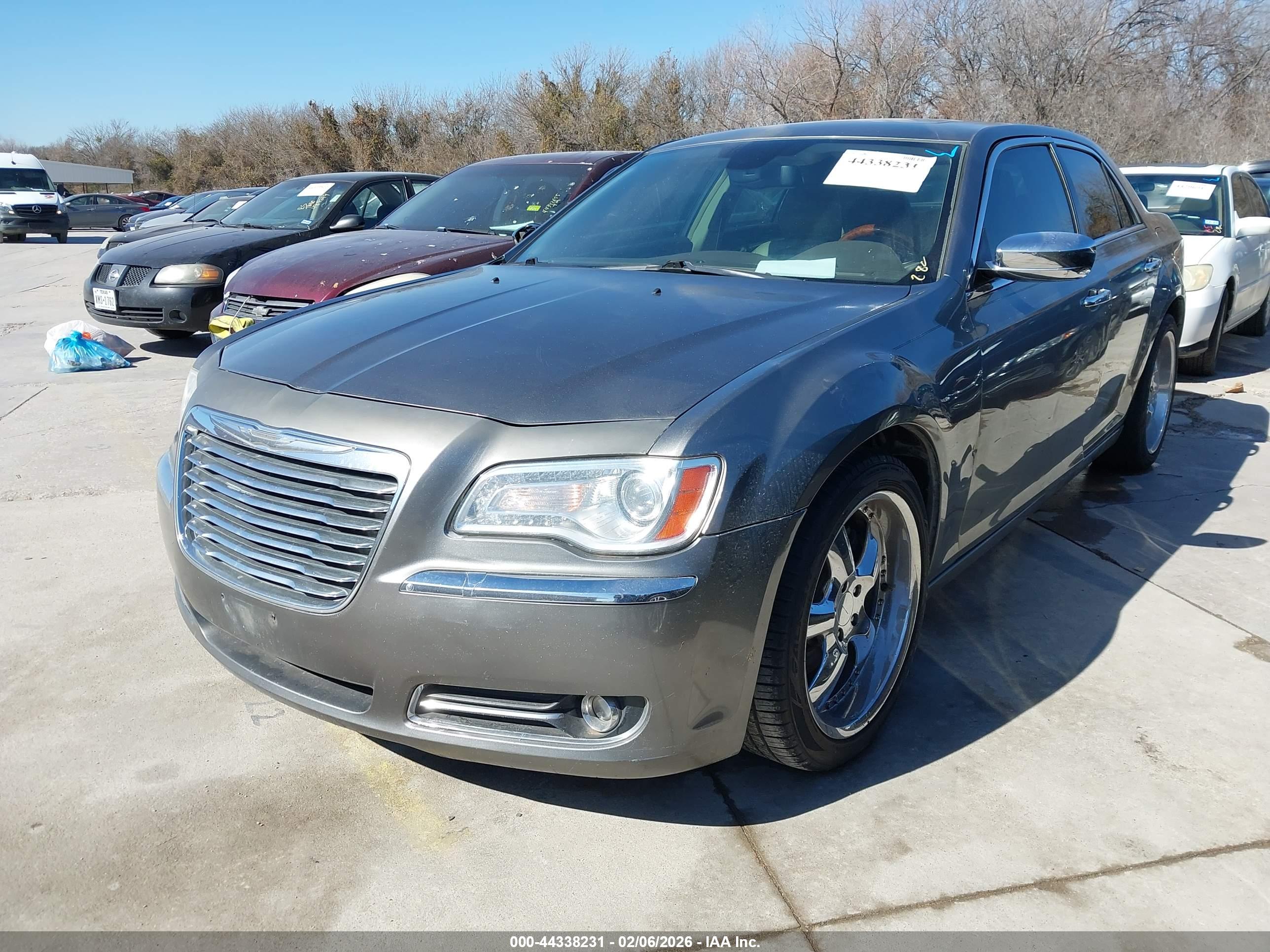 CHRYSLER 300C image 2