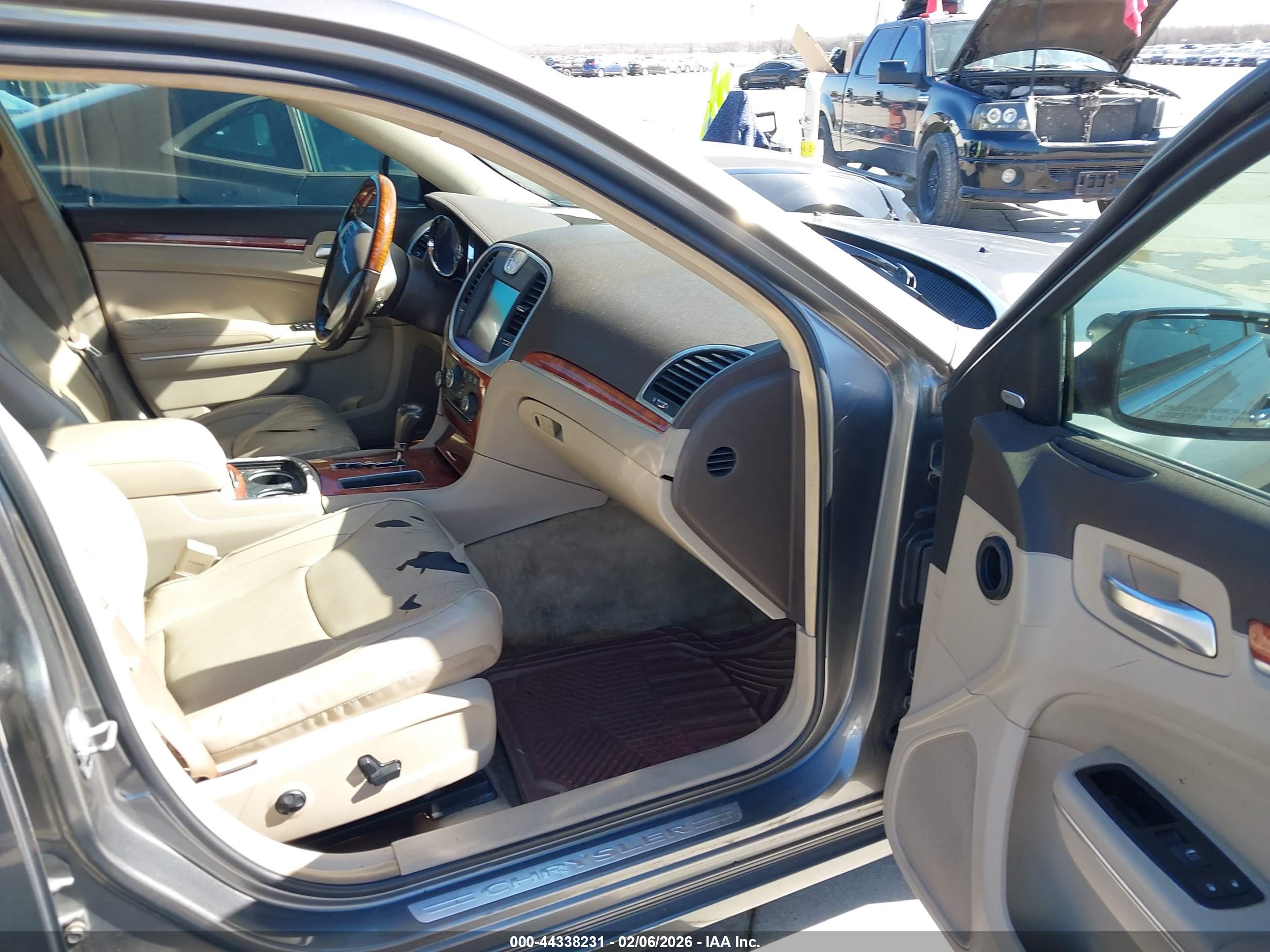CHRYSLER 300C image 5