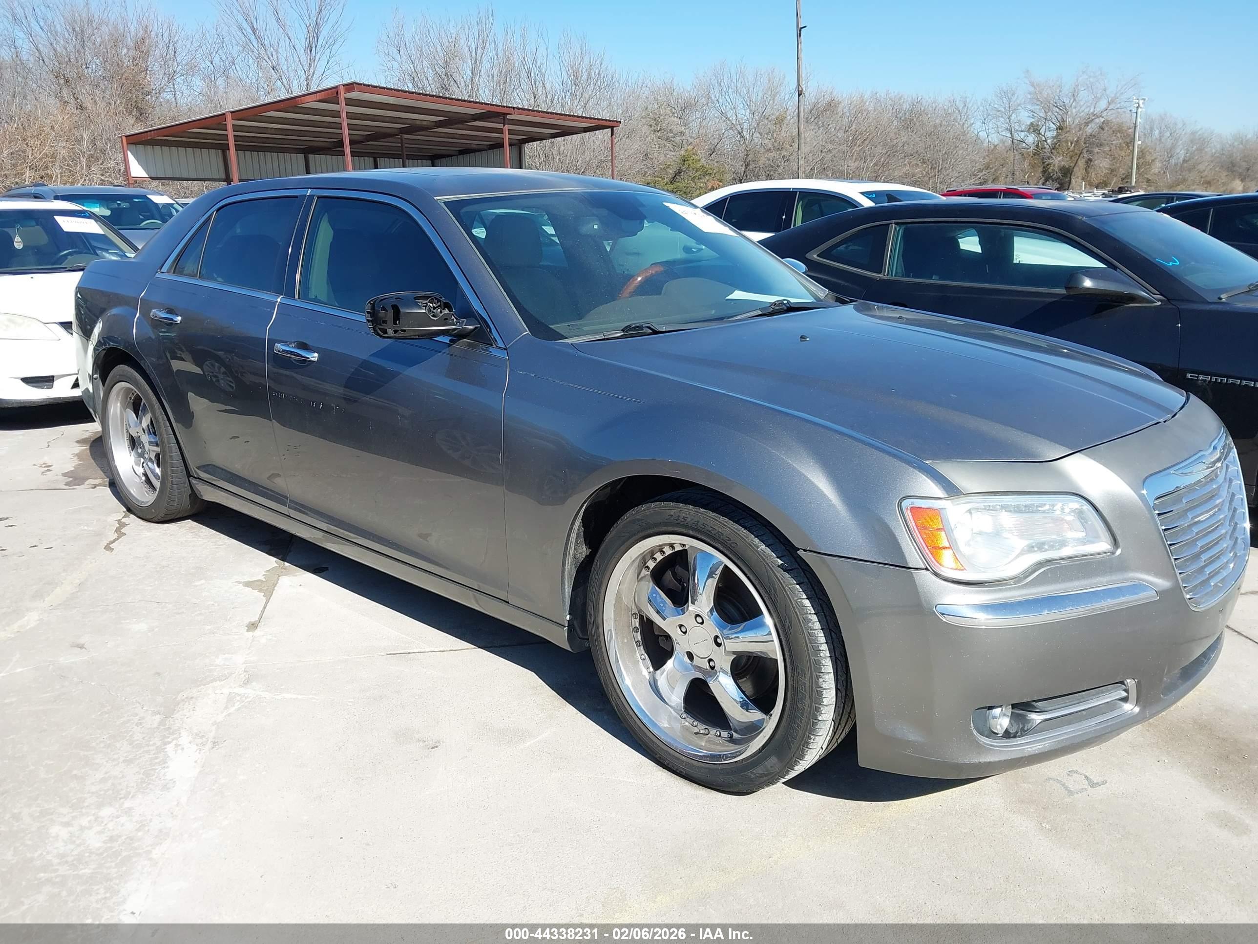 CHRYSLER 300C image 6