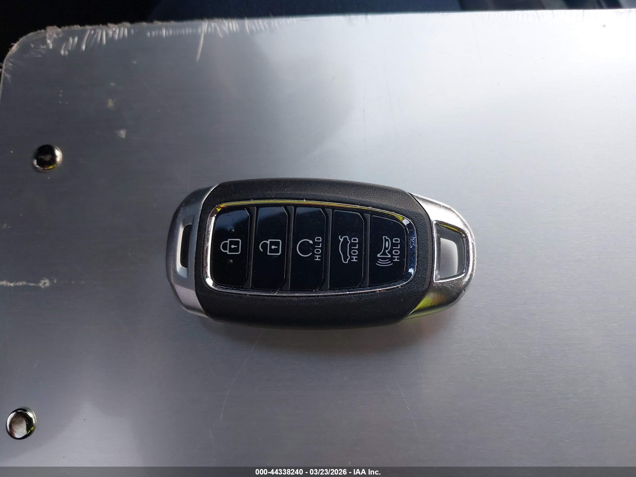 HYUNDAI ELANTRA image 11