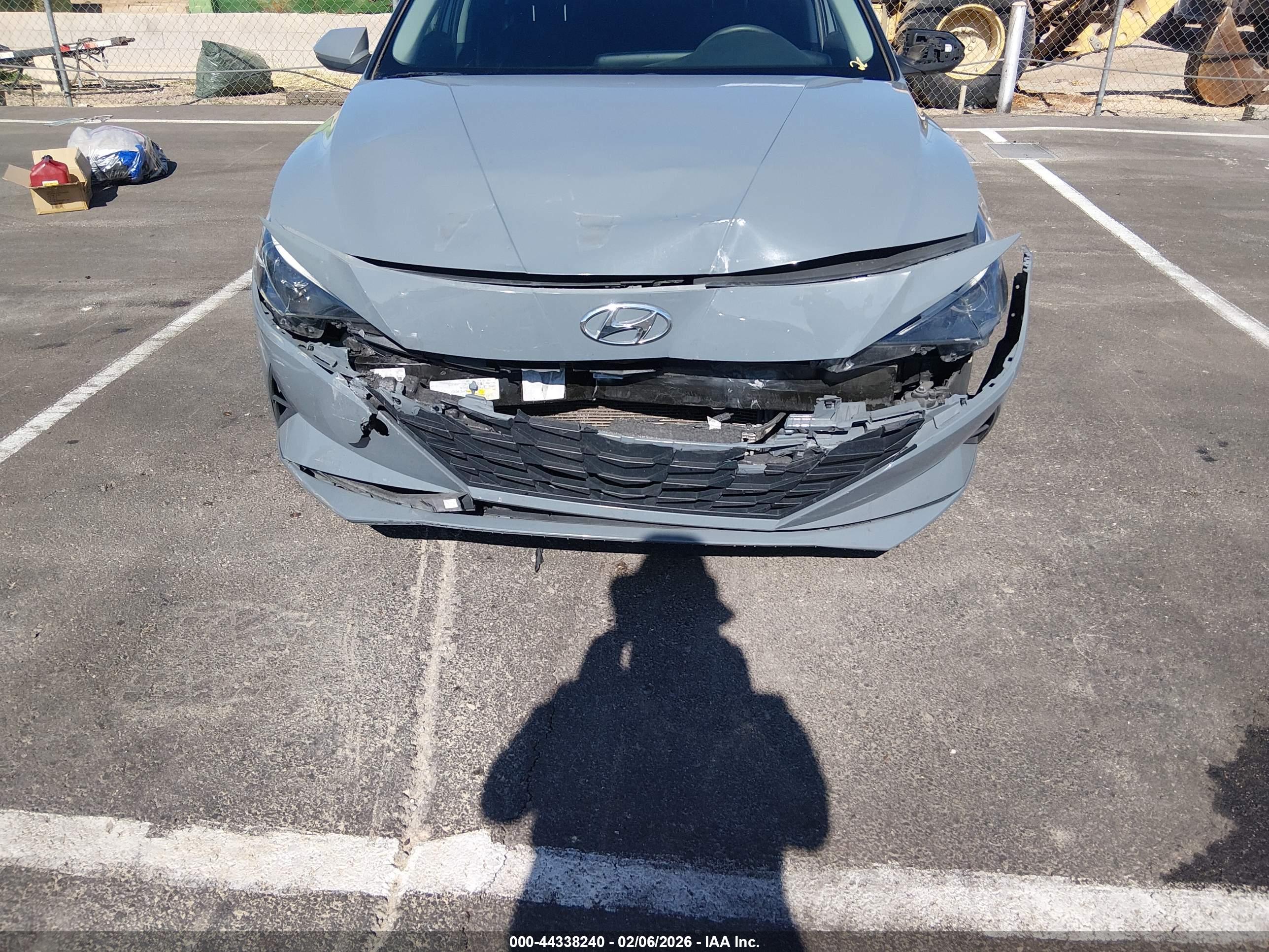 HYUNDAI ELANTRA image 6