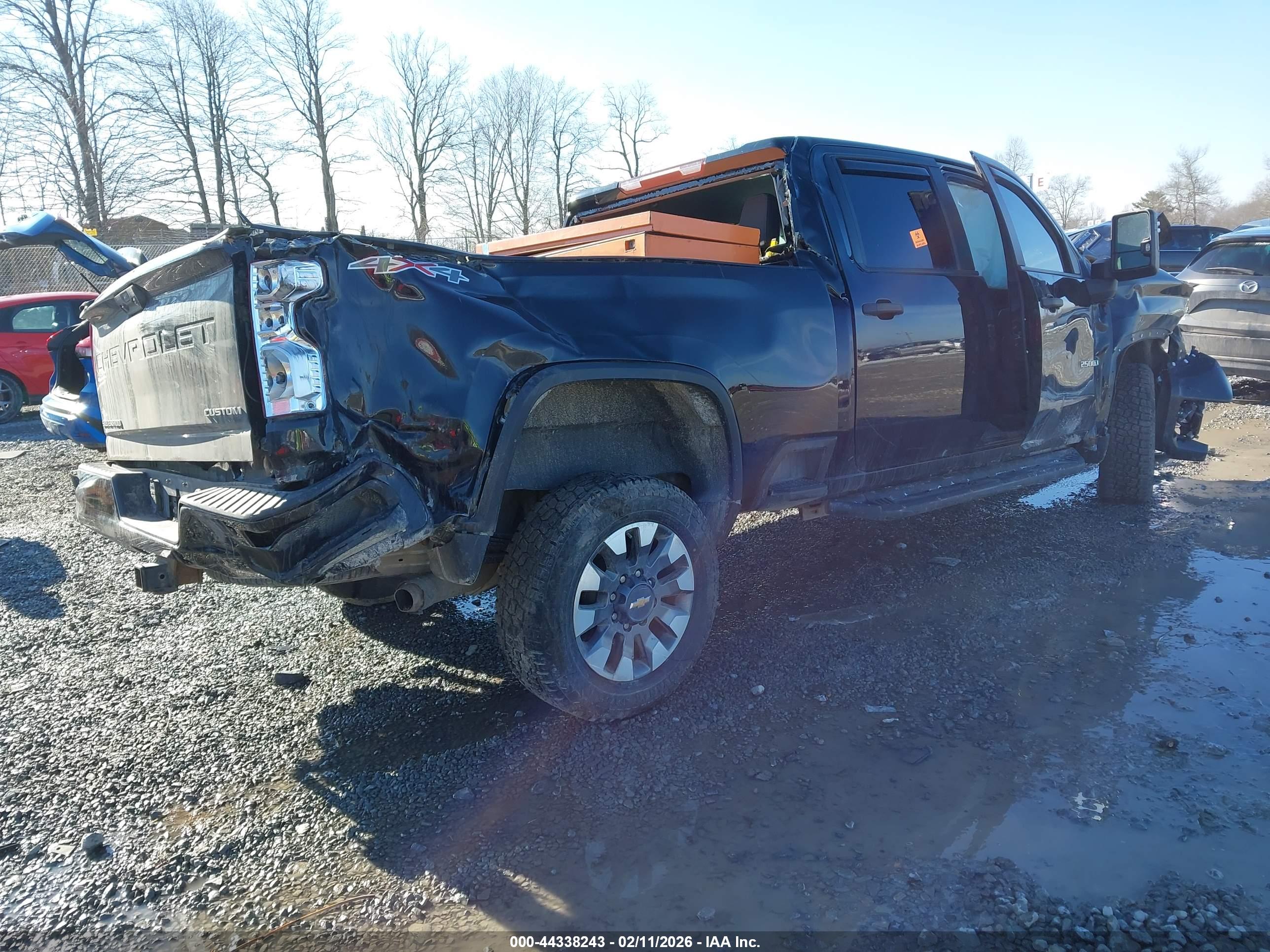 CHEVROLET SILVERADO image 4