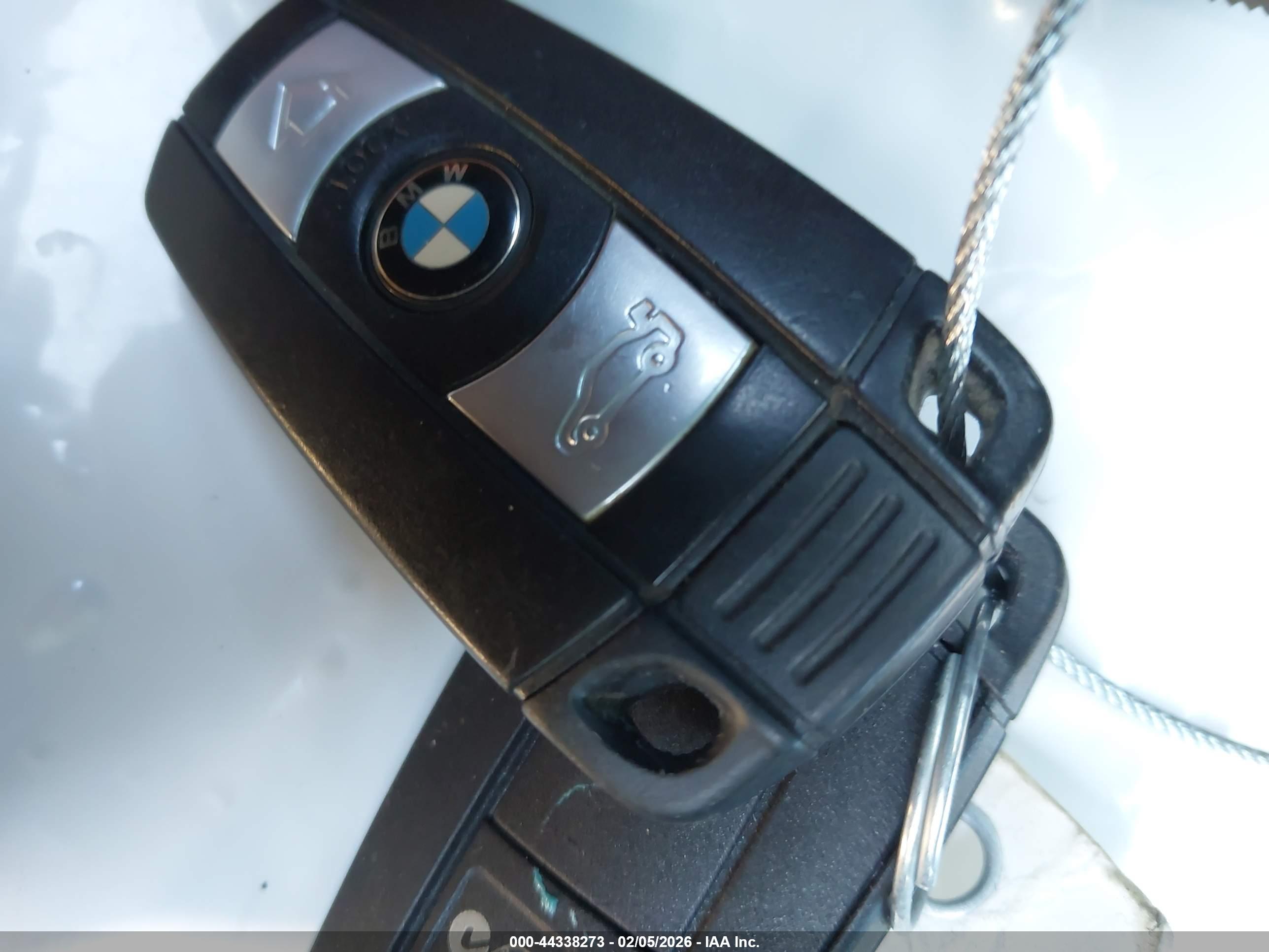 BMW 328I image 11