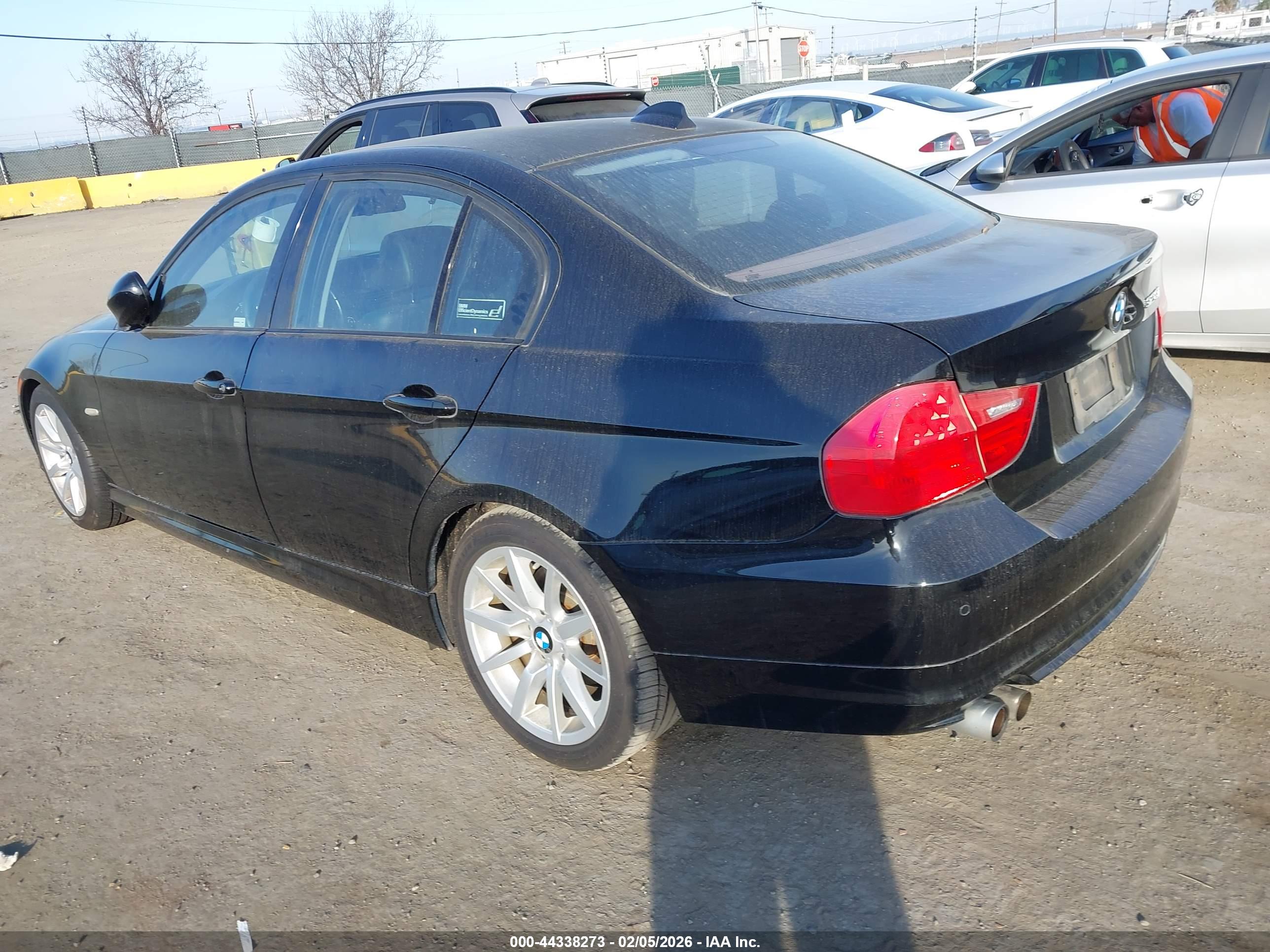BMW 328I image 3