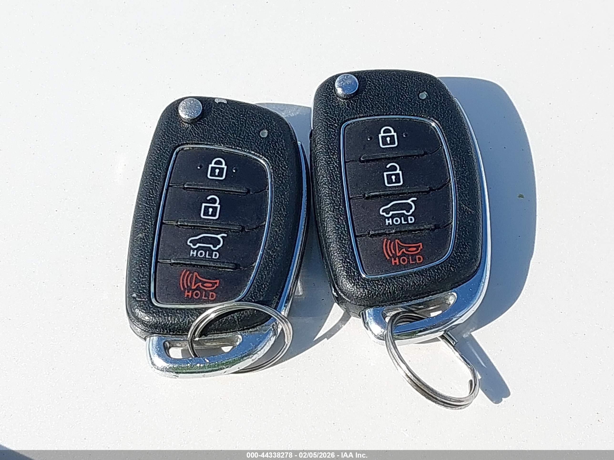 HYUNDAI TUCSON image 11