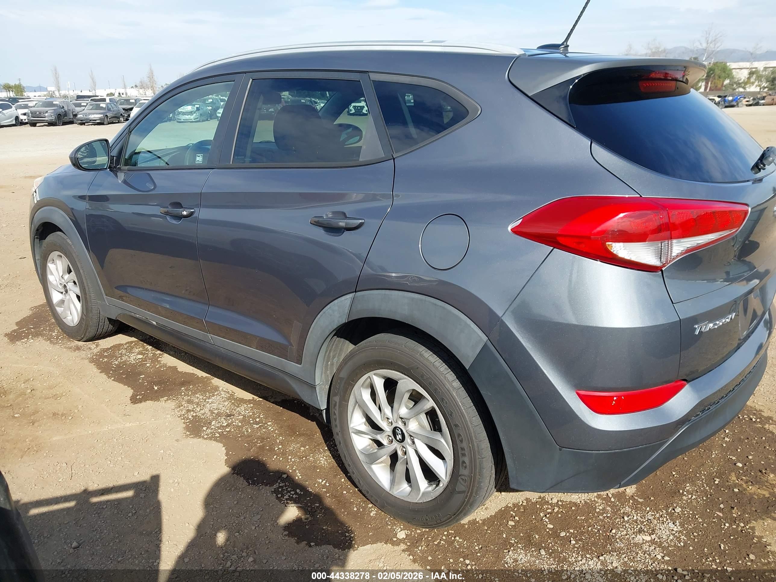 HYUNDAI TUCSON image 3