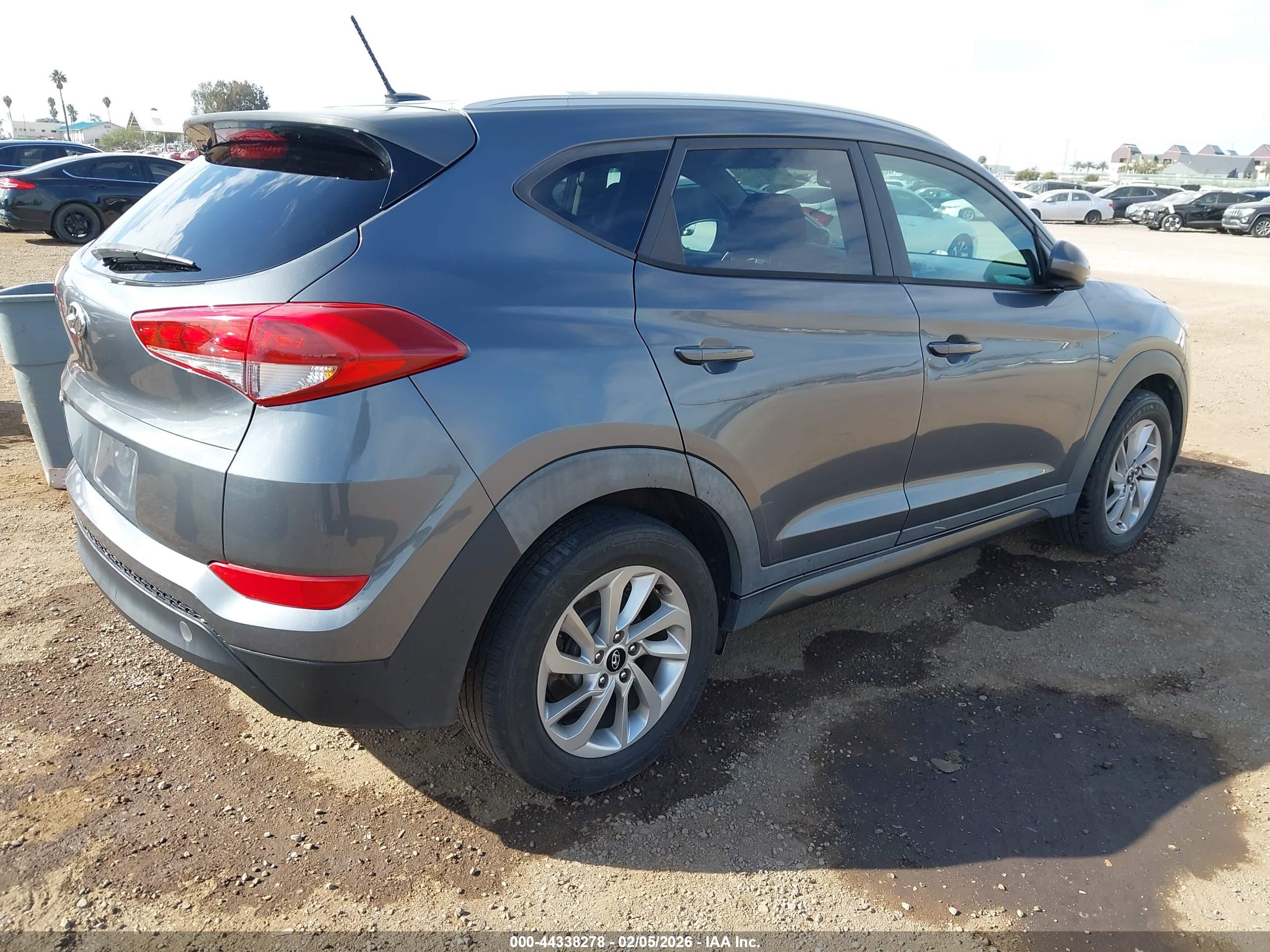 HYUNDAI TUCSON image 4