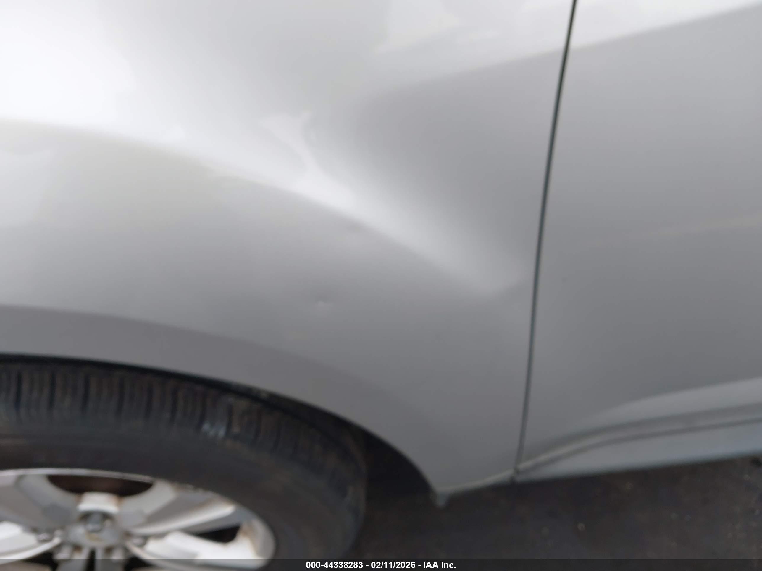 CHEVROLET EQUINOX image 6